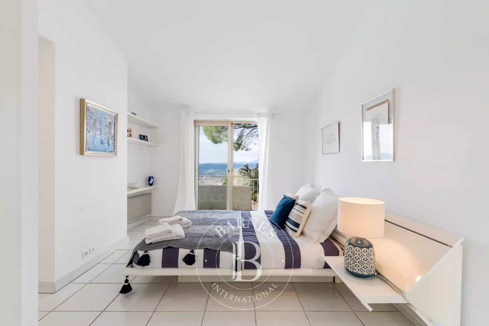 Mouans-Sartoux  - Villa 10 Pi&egrave;ces 8 Chambres