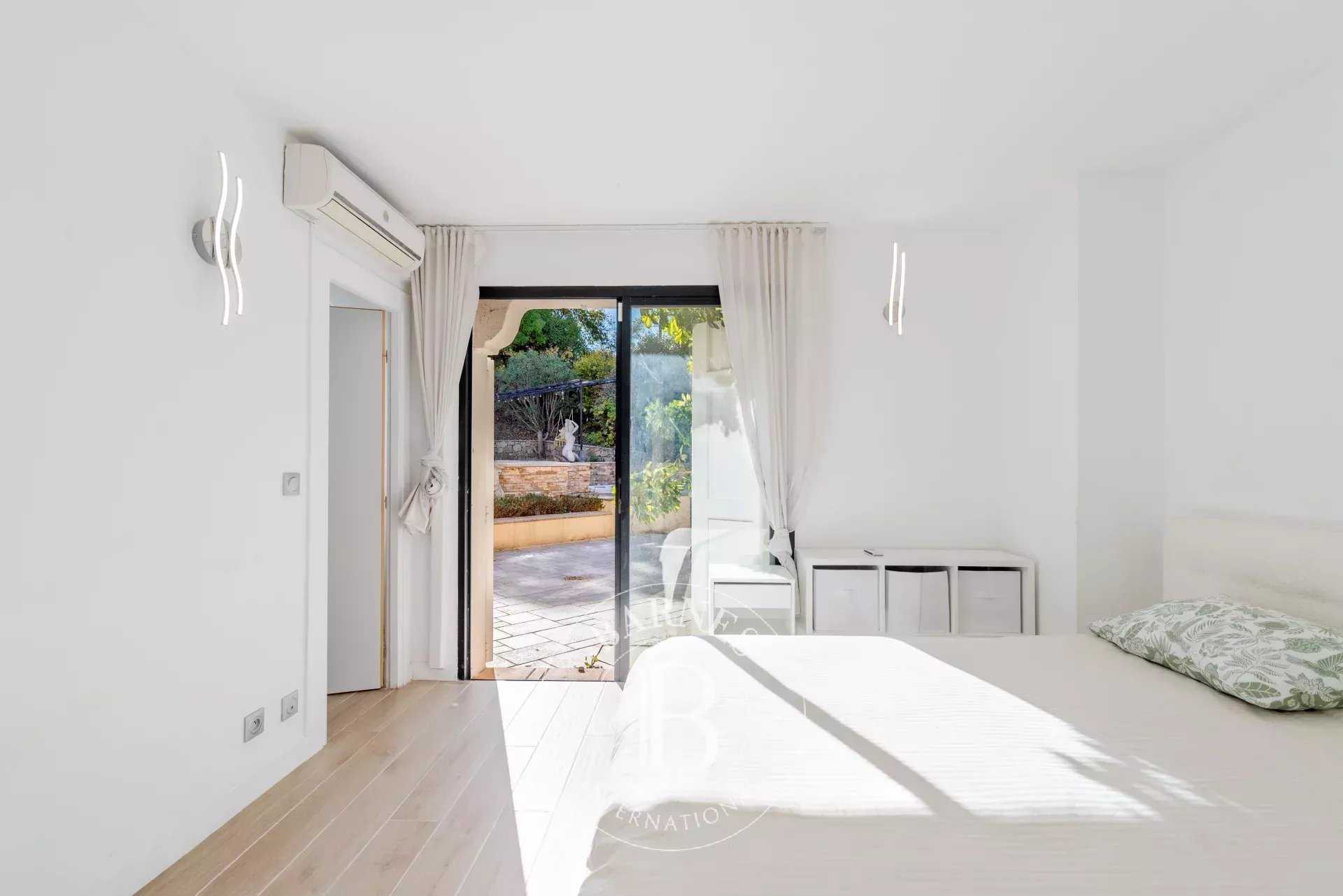 Valbonne  - Villa 6 Bedrooms