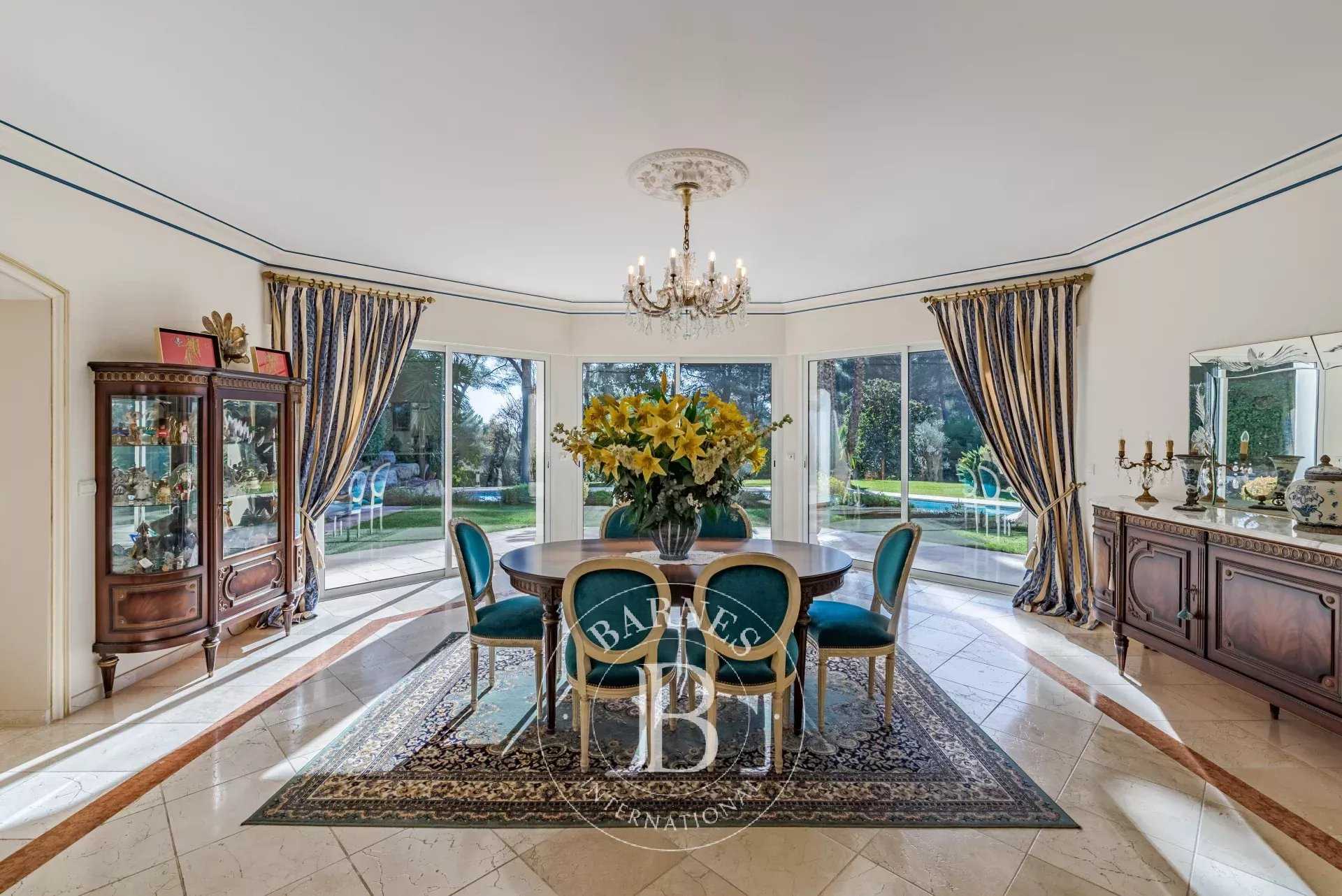 Mougins  - Villa 8 Cuartos 4 Habitaciones