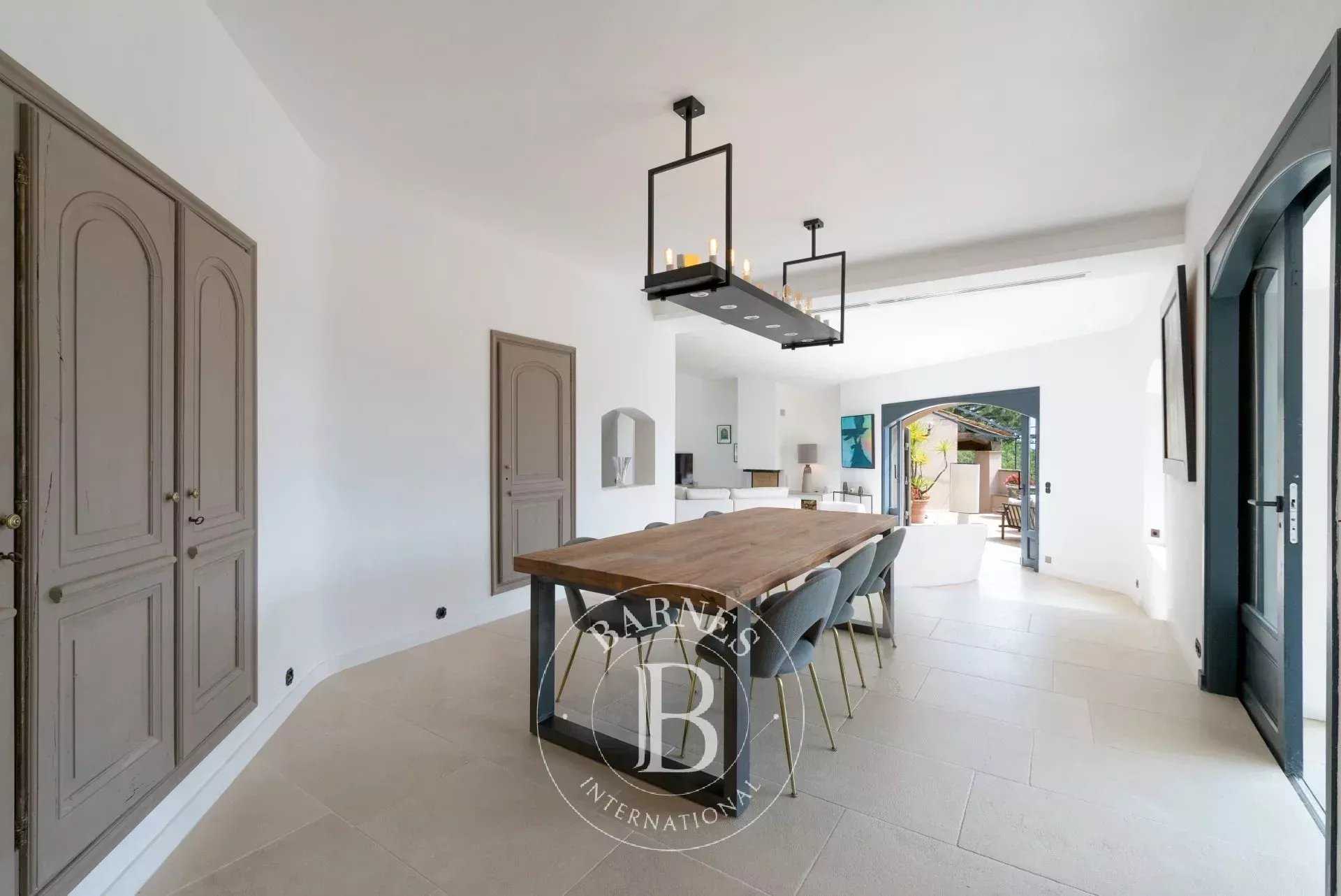 Mougins  - Maison 10 Pièces