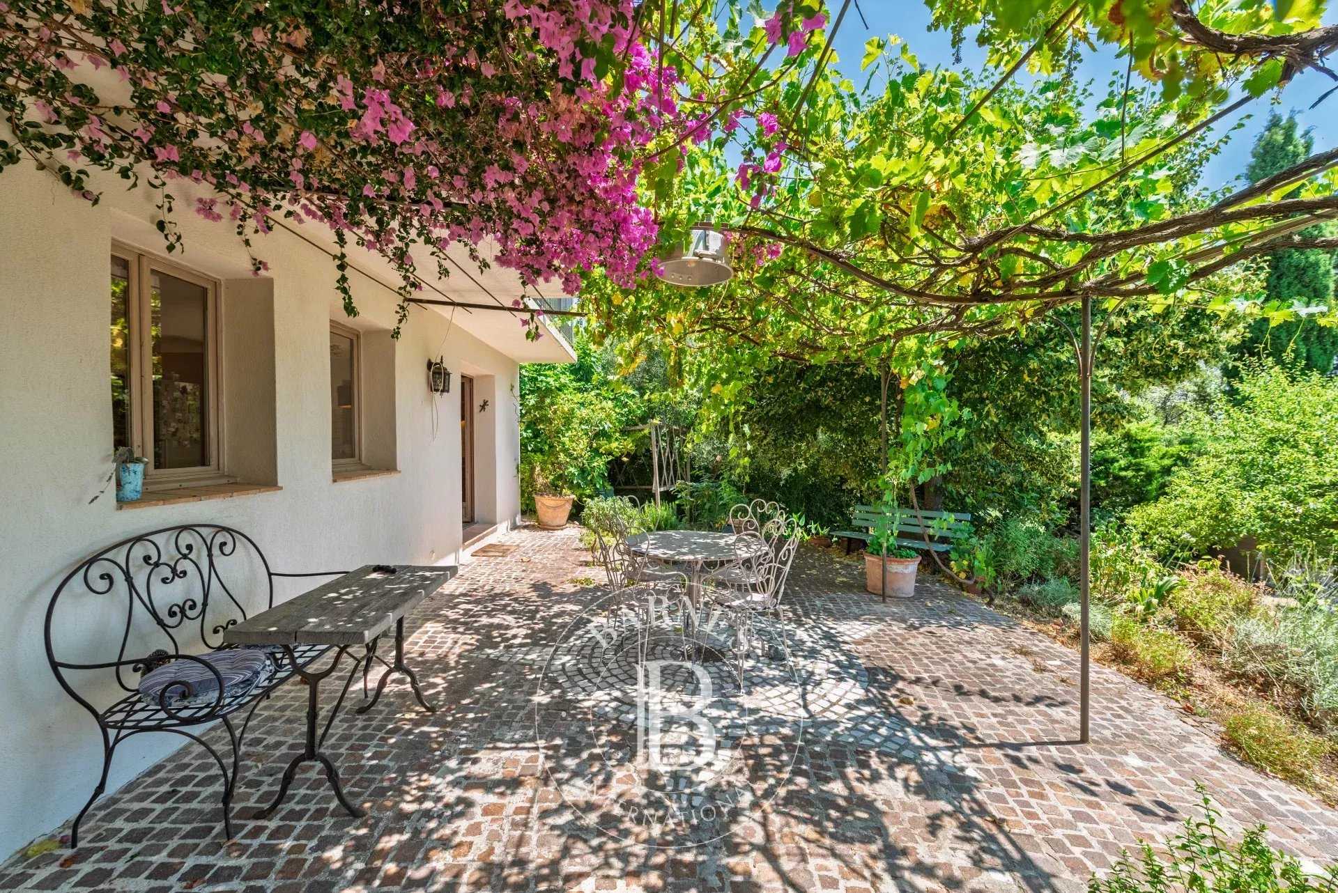 Châteauneuf-Grasse  - Villa 6 Pièces 4 Chambres