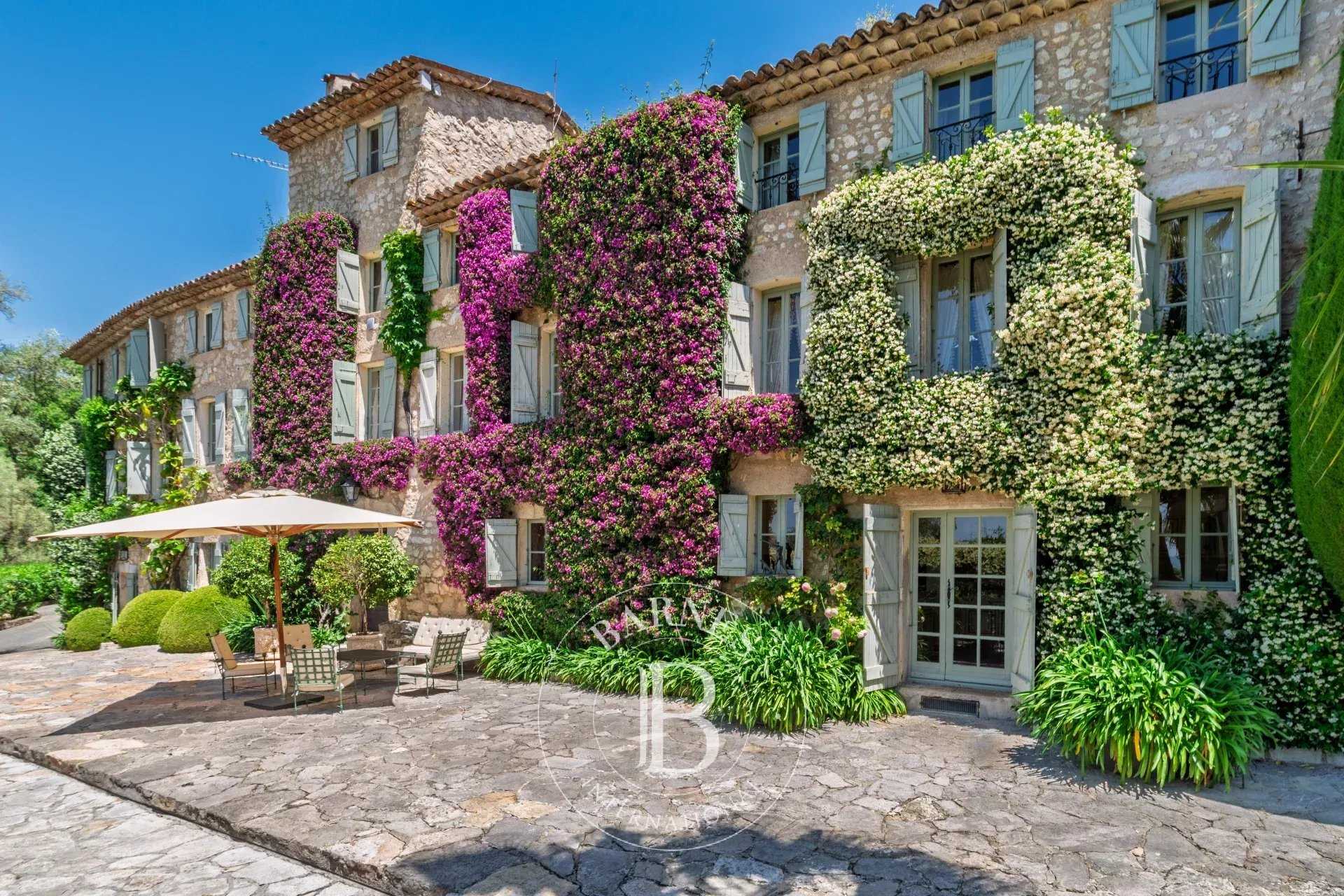 Grasse  - Propriété 23 Pi&egrave;ces 13 Chambres