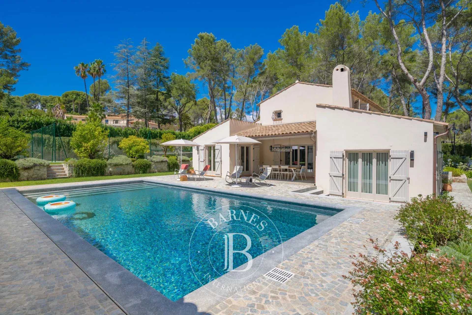 Mougins  - Propriété 8 Pièces 7 Chambres