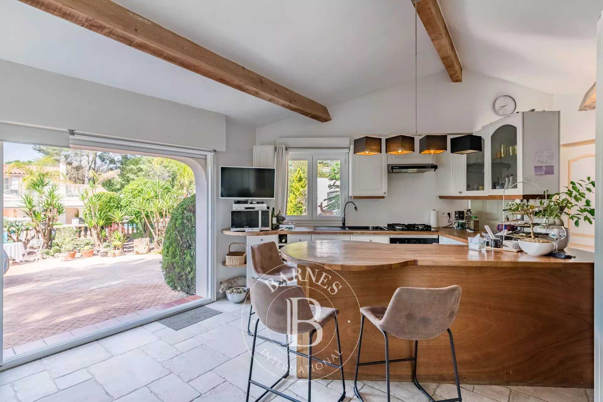 Mouans-Sartoux  - Villa 6 Bedrooms