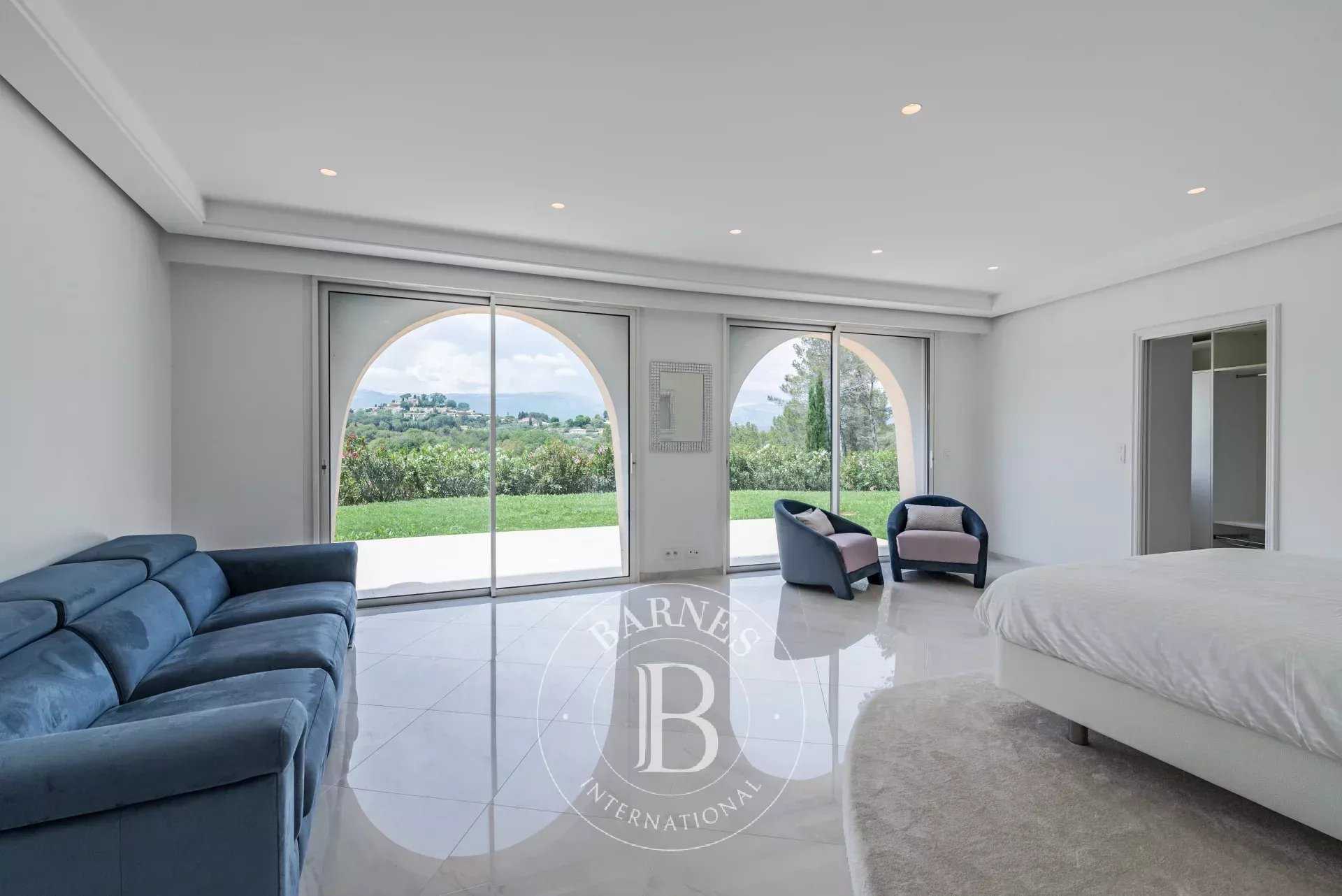 Mouans-Sartoux  - Villa 12 Pi&egrave;ces 7 Chambres