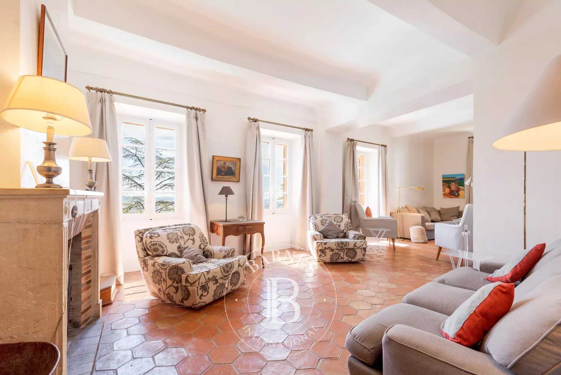 Grasse  - Bastide 18 Pi&egrave;ces 13 Chambres