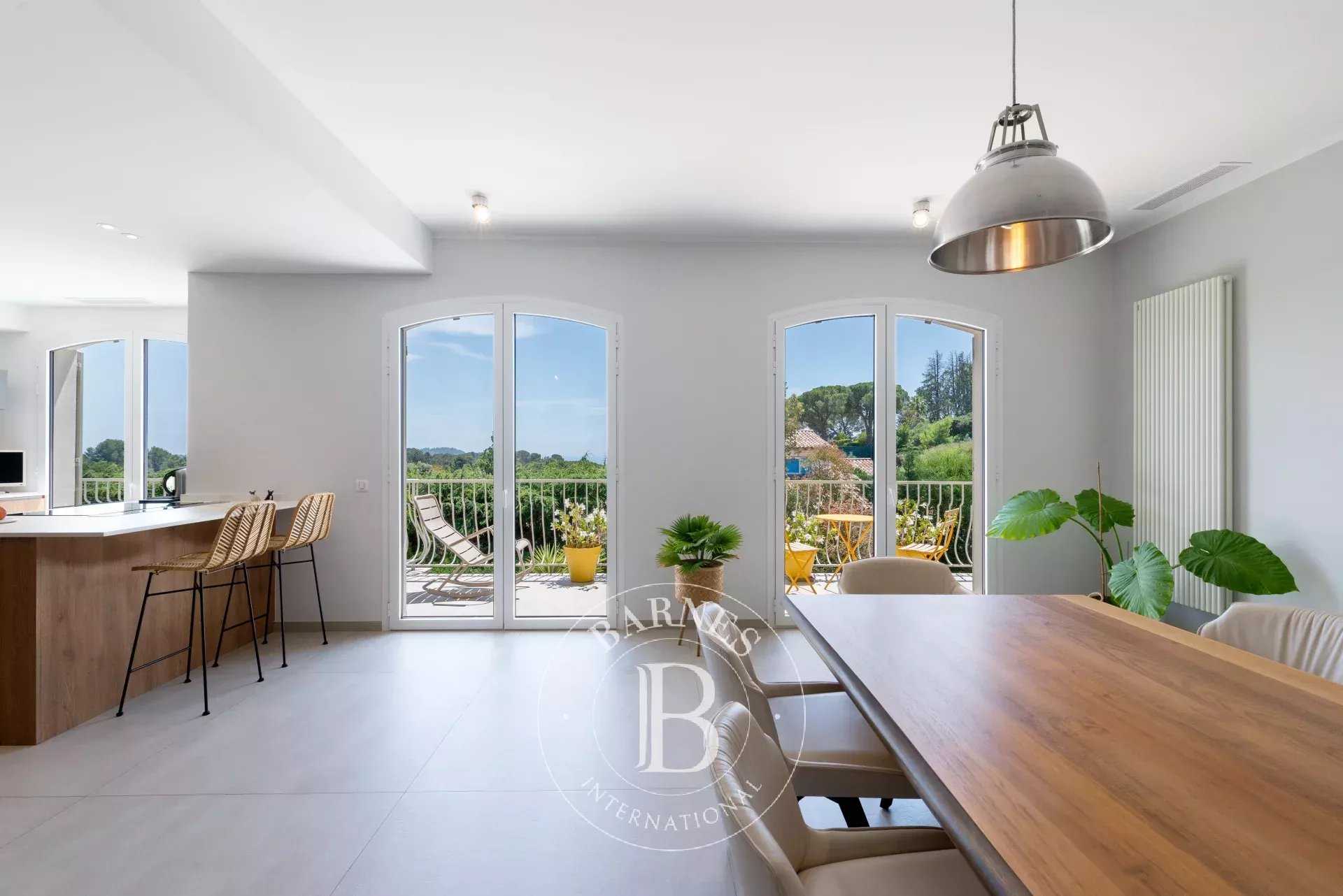 Mougins  - Villa 9 Pi&egrave;ces 5 Chambres