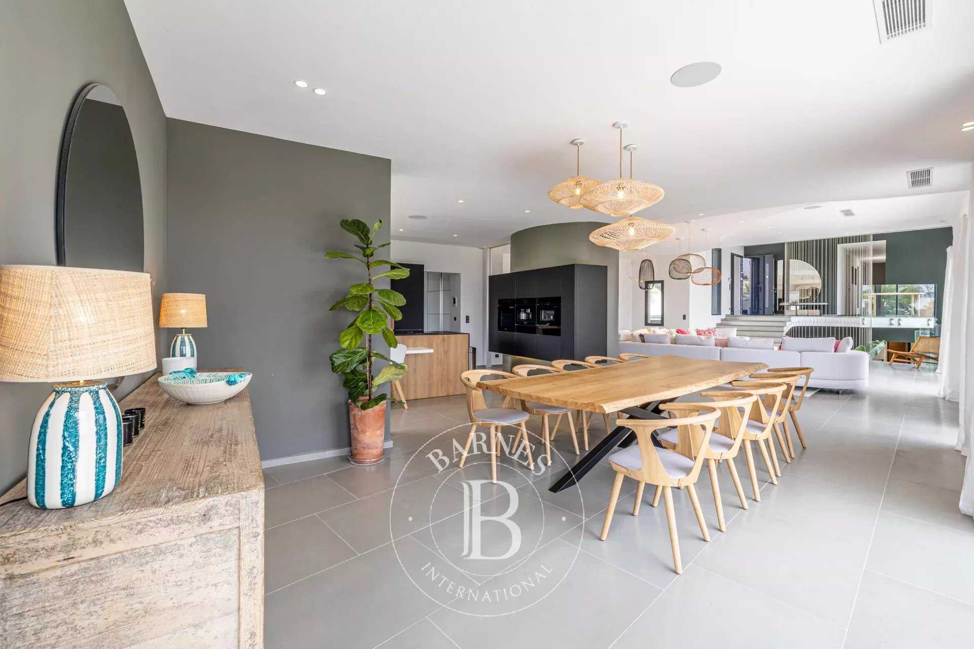 Roquefort-les-Pins  - Villa  6 Chambres