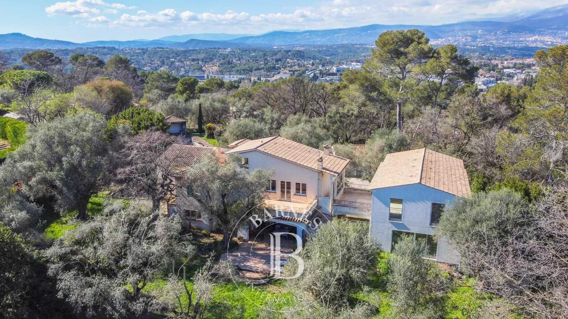 Mougins  - Maison 7 Pièces 5 Chambres