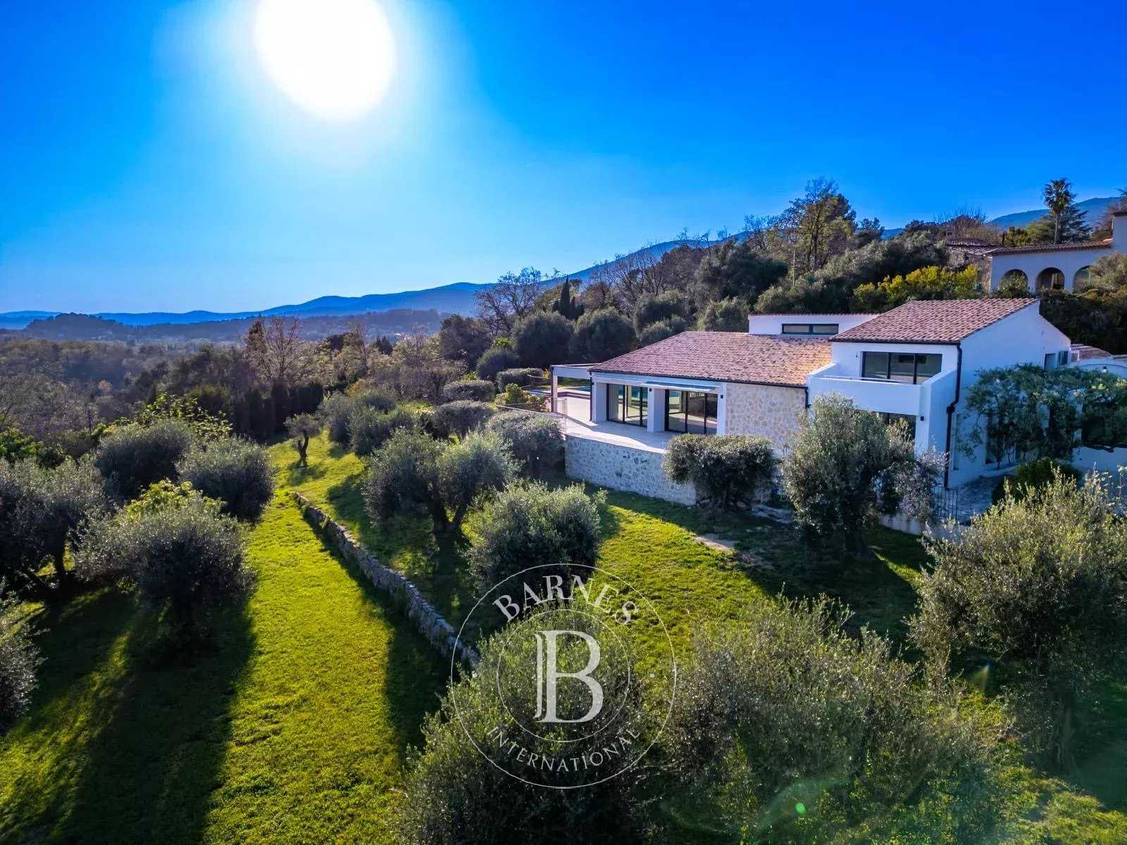 Valbonne  - Villa 8 Pi&egrave;ces 5 Chambres