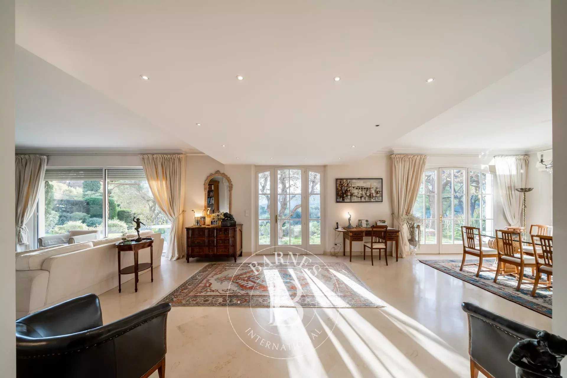 Mougins  - Villa 6 Pi&egrave;ces 4 Chambres