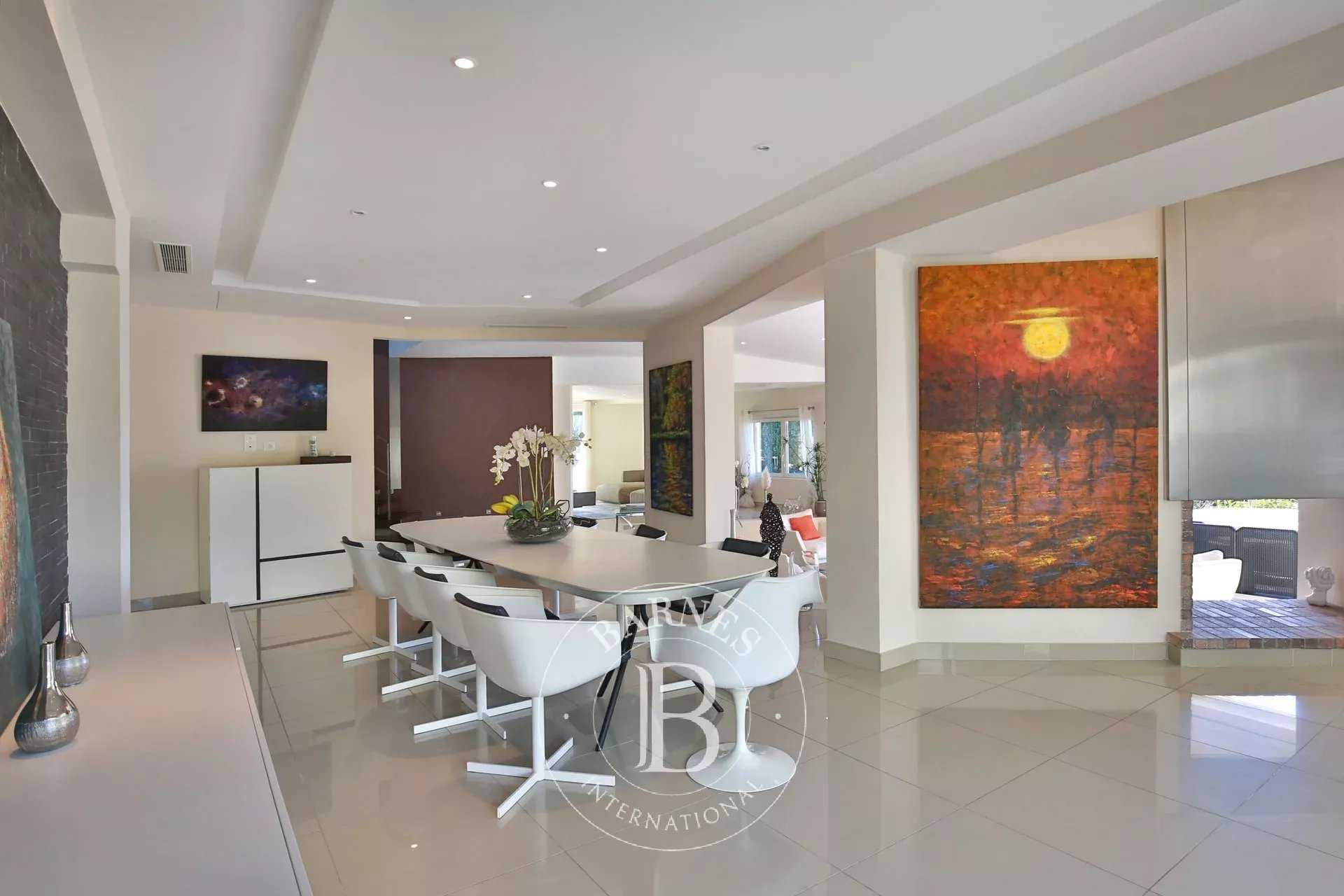 Mougins  - Villa 6 Bedrooms