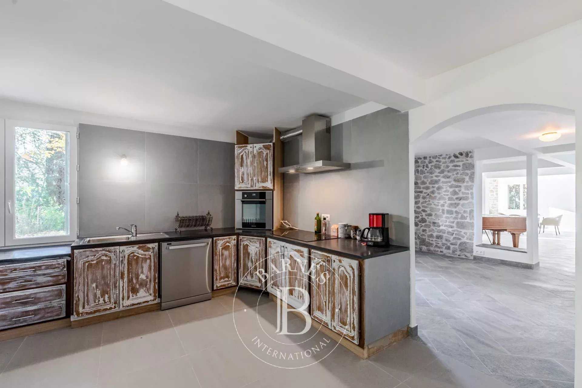 Mougins  - Maison 6 Pi&egrave;ces 4 Chambres