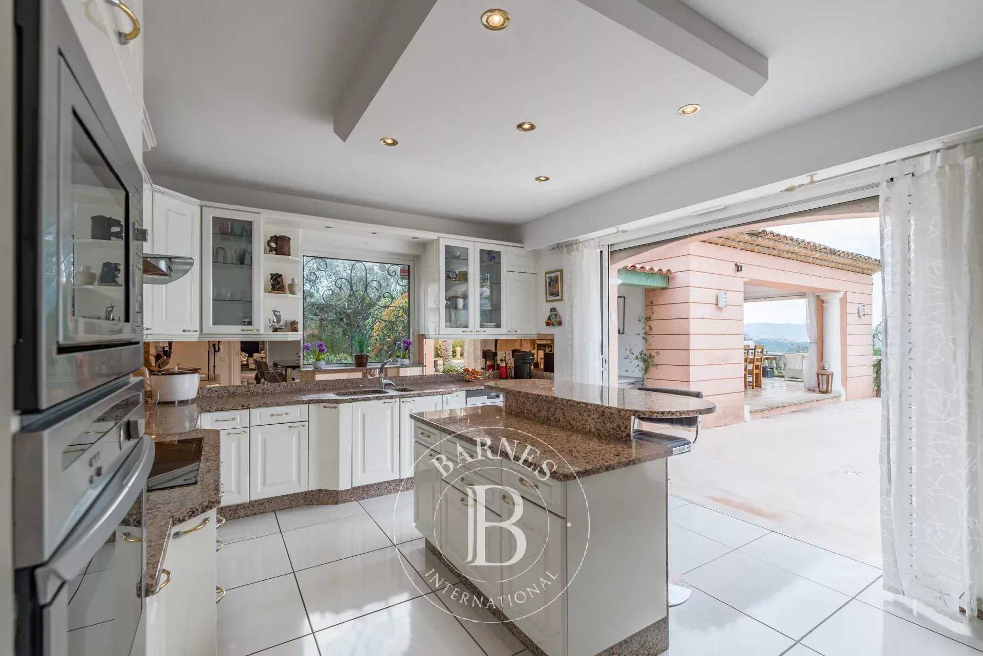 Mougins  - Villa 6 Bedrooms