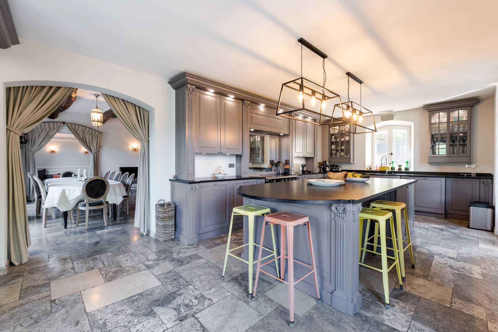 Le Bar-sur-Loup  - Villa 6 Bedrooms