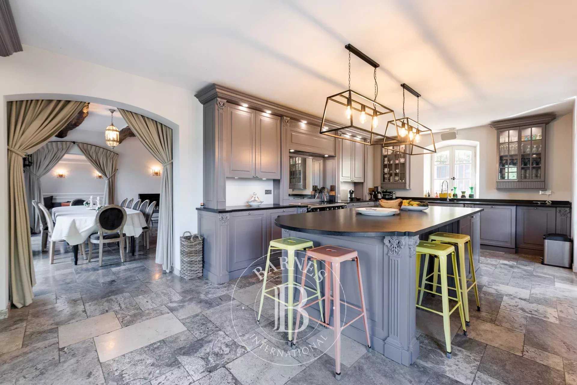 Le Bar-sur-Loup  - Villa 6 Bedrooms