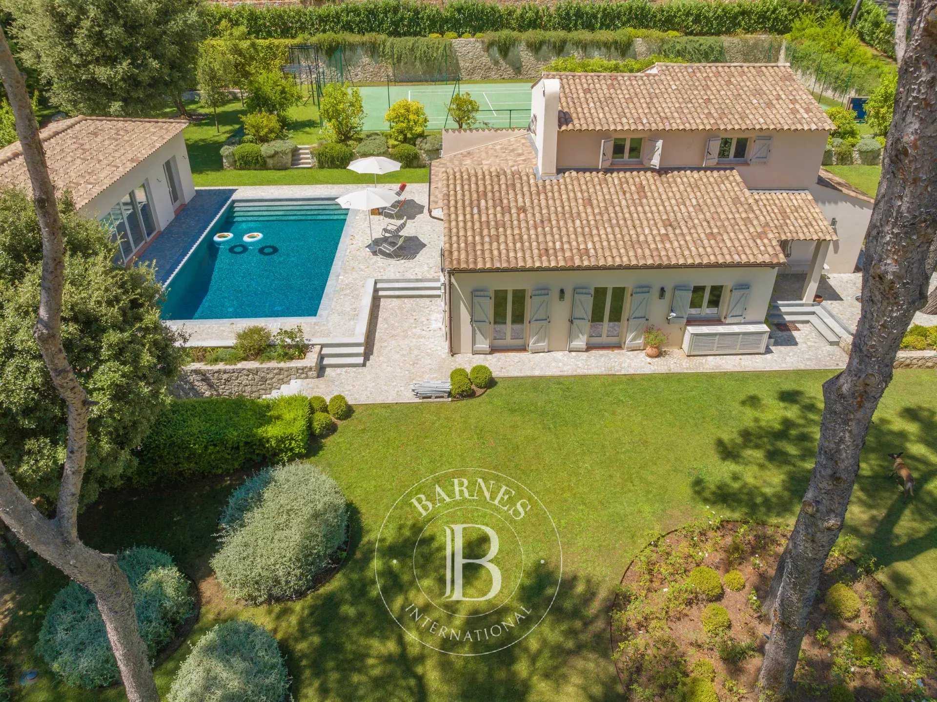 Mougins  - Propriété 8 Pièces 7 Chambres