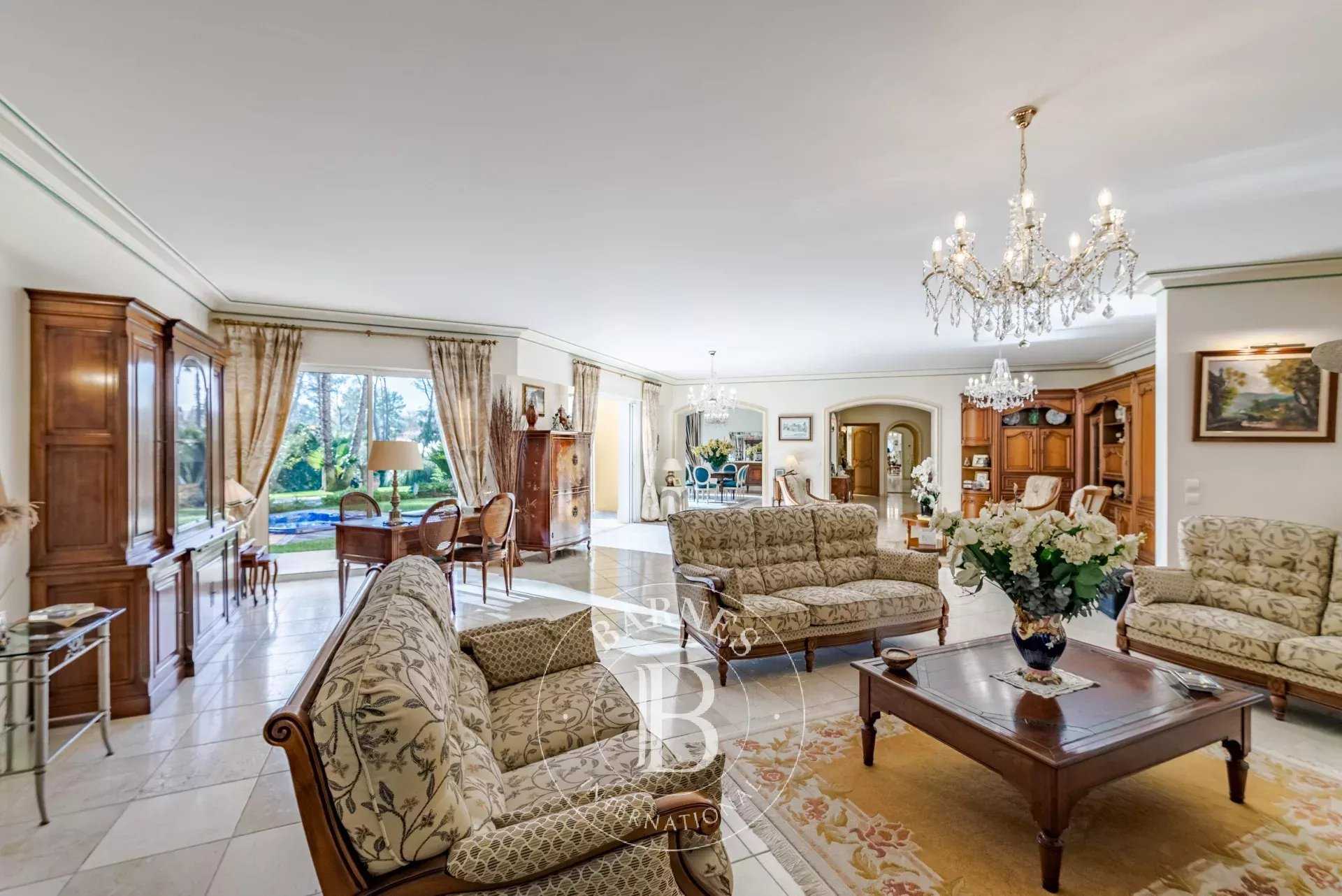 Mougins  - Villa 8 Cuartos 4 Habitaciones