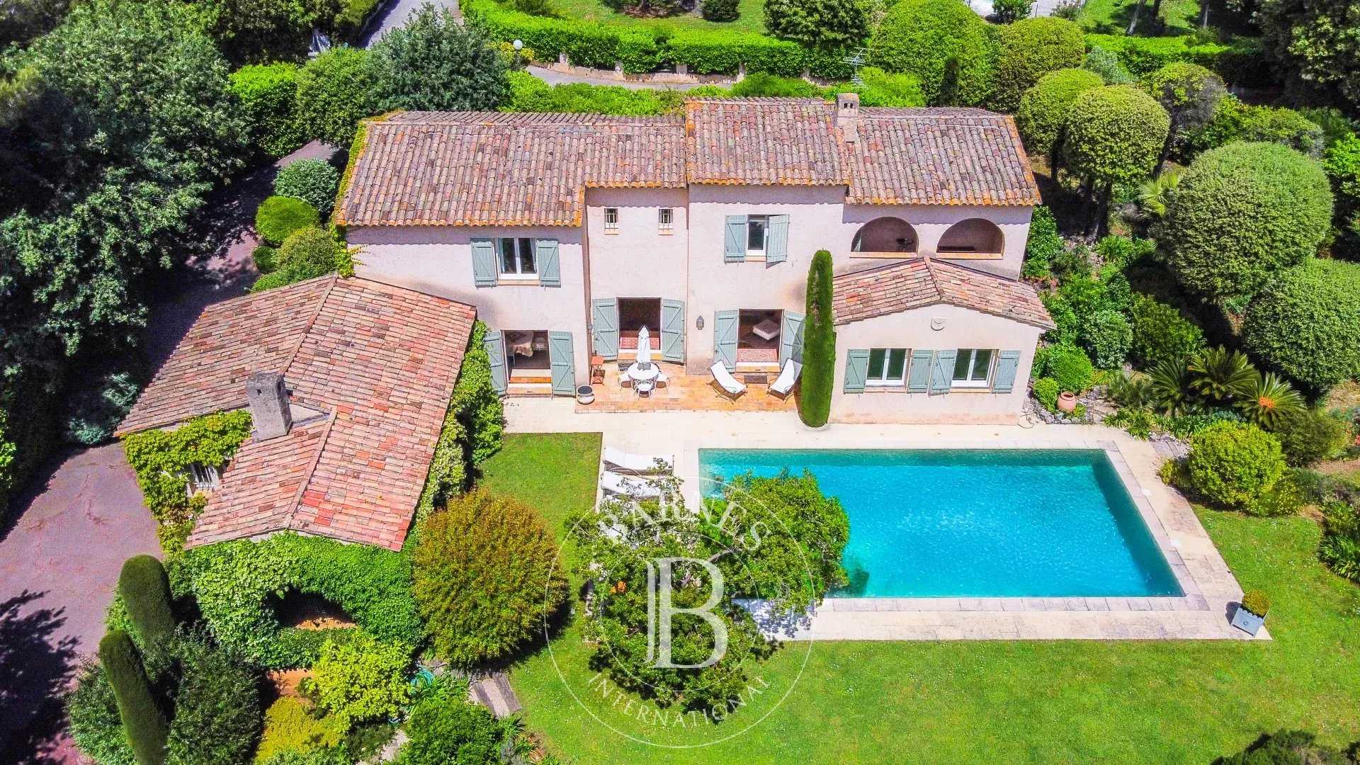 Villa Roquefort-les-Pins  -  ref 85910350 (picture 1)