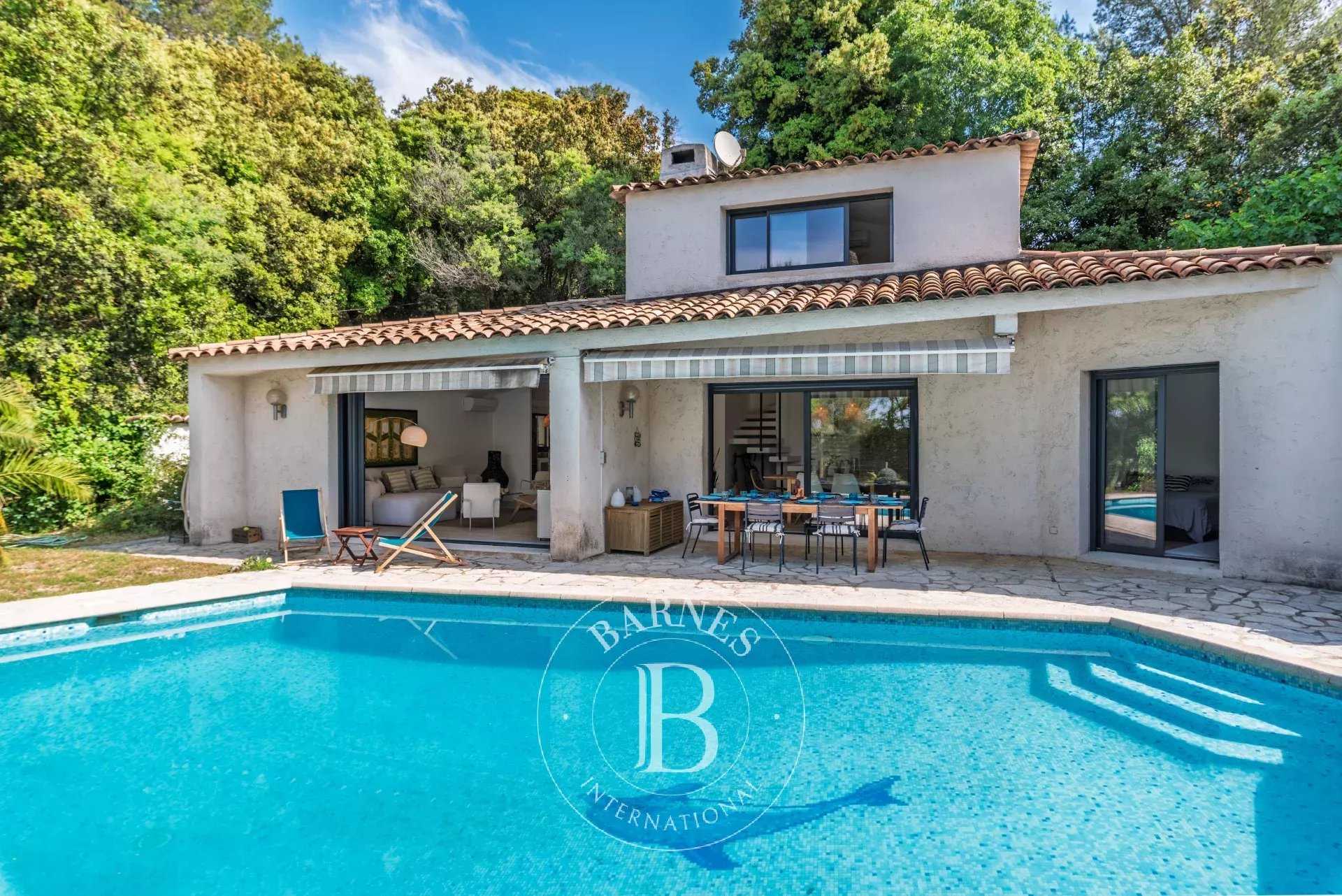 Villa Roquefort-les-Pins  -  ref 85859634 (picture 1)