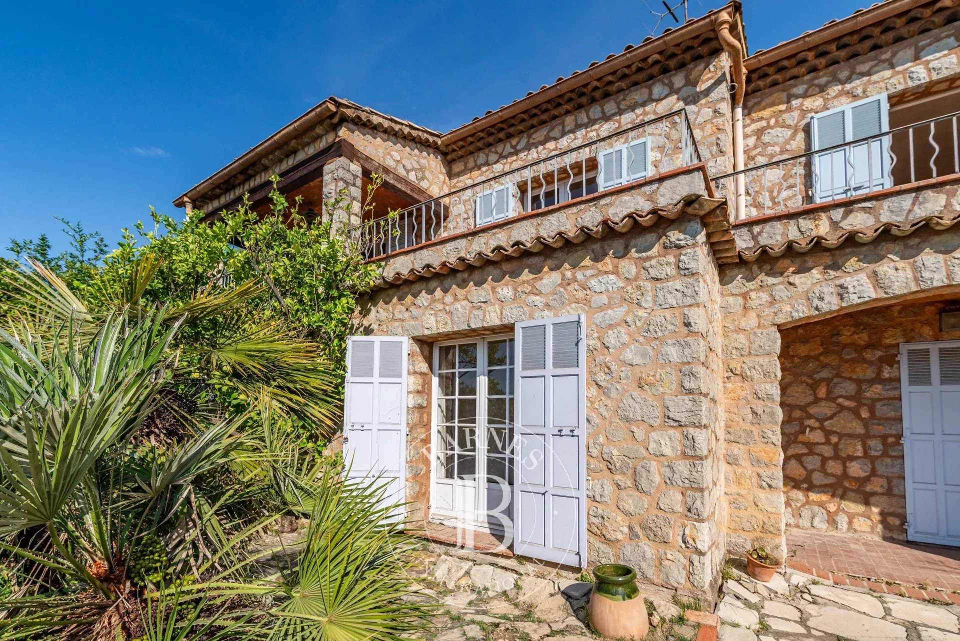 Grasse  - Maison 5 Pièces 4 Chambres