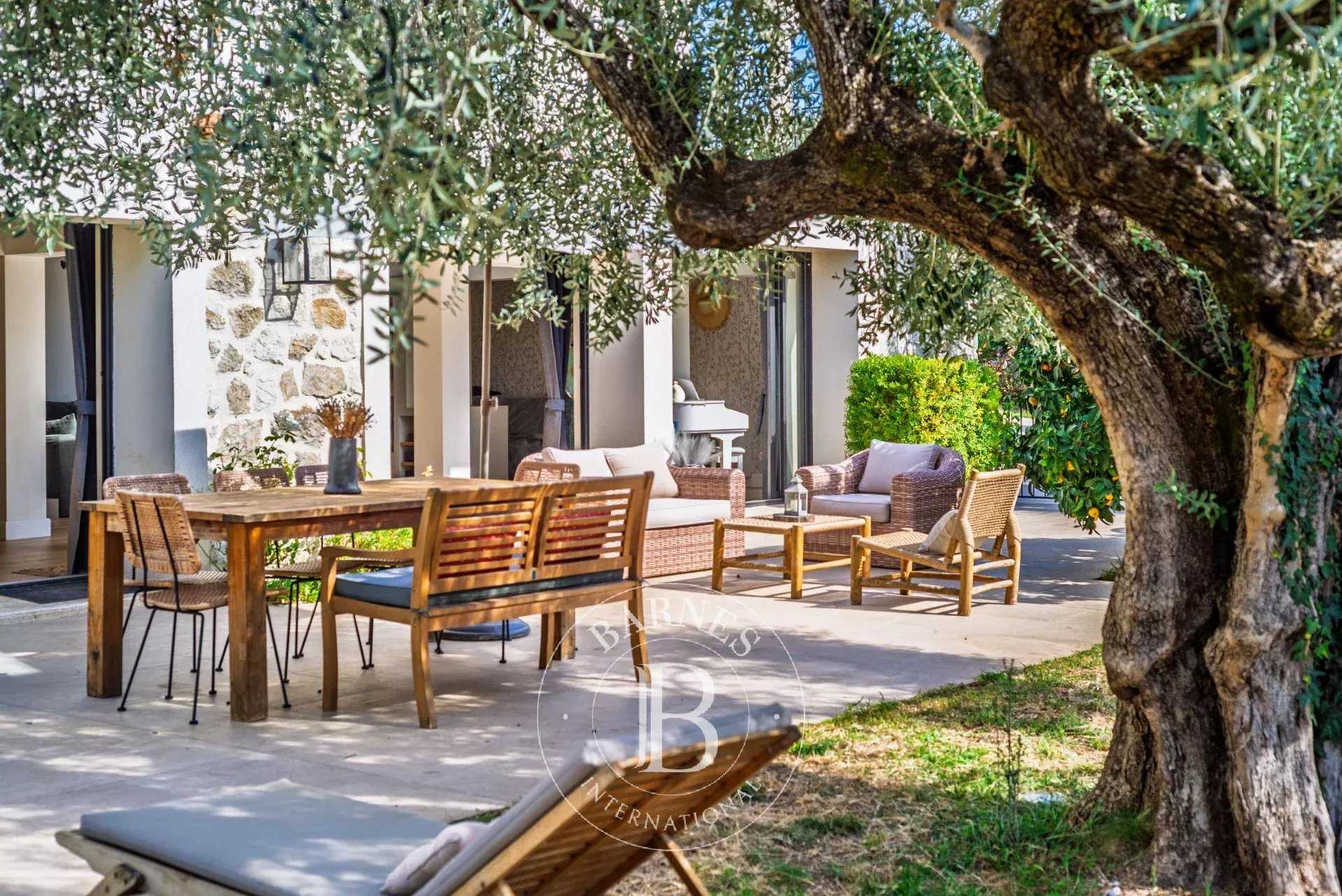 Villa Roquefort-les-Pins  -  ref 86337027 (picture 2)