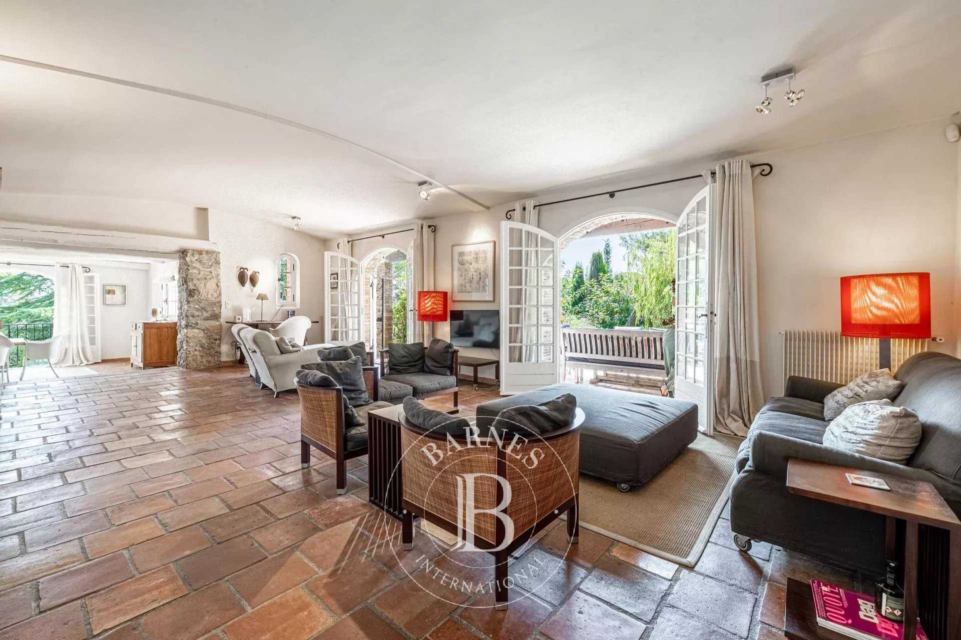 Mouans-Sartoux  - Maison 7 Pi&egrave;ces 4 Chambres