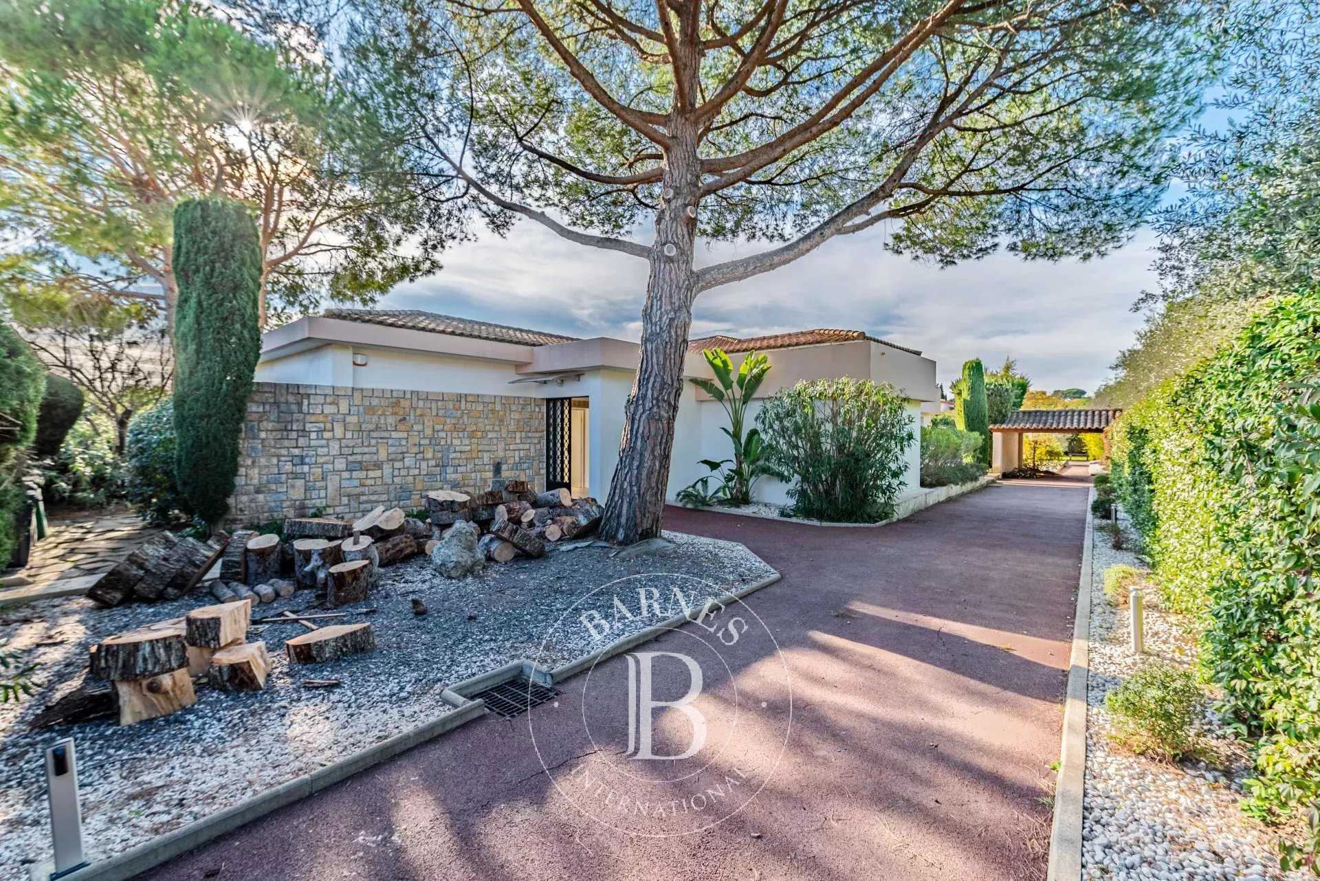 Maison Mougins  -  ref 85152065 (picture 1)