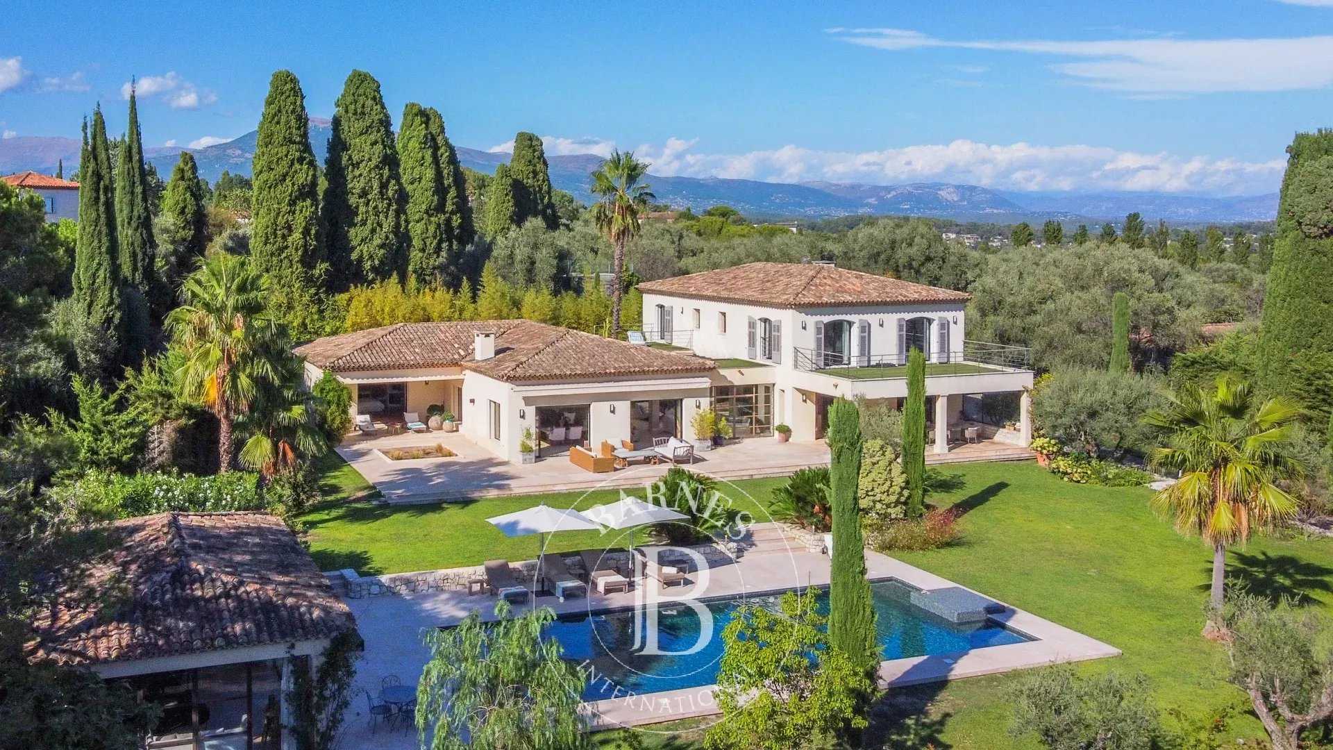 Valbonne  - Propriété 15 Pièces 8 Chambres