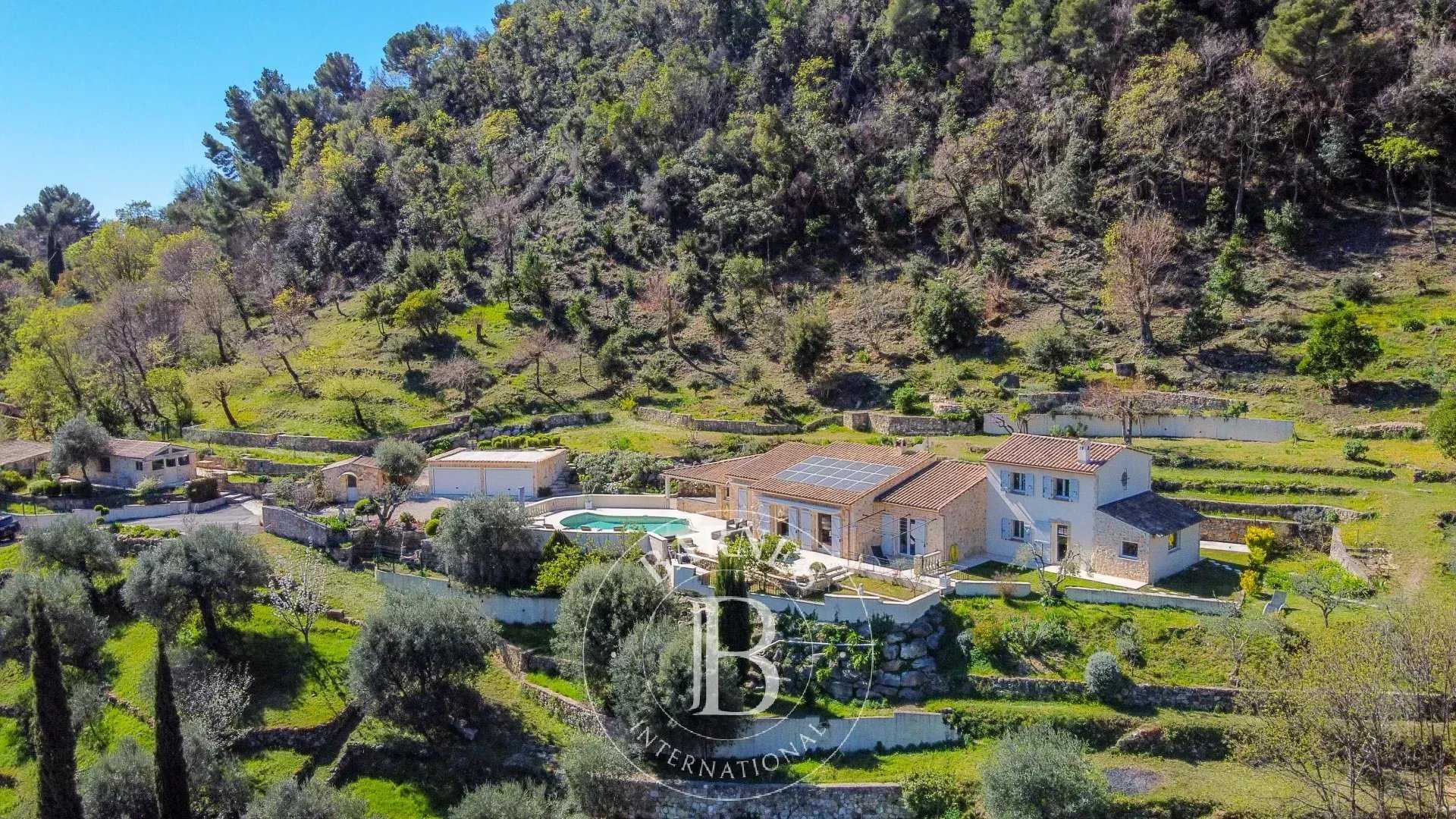 Grasse  - Villa 5 Pi&egrave;ces 4 Chambres