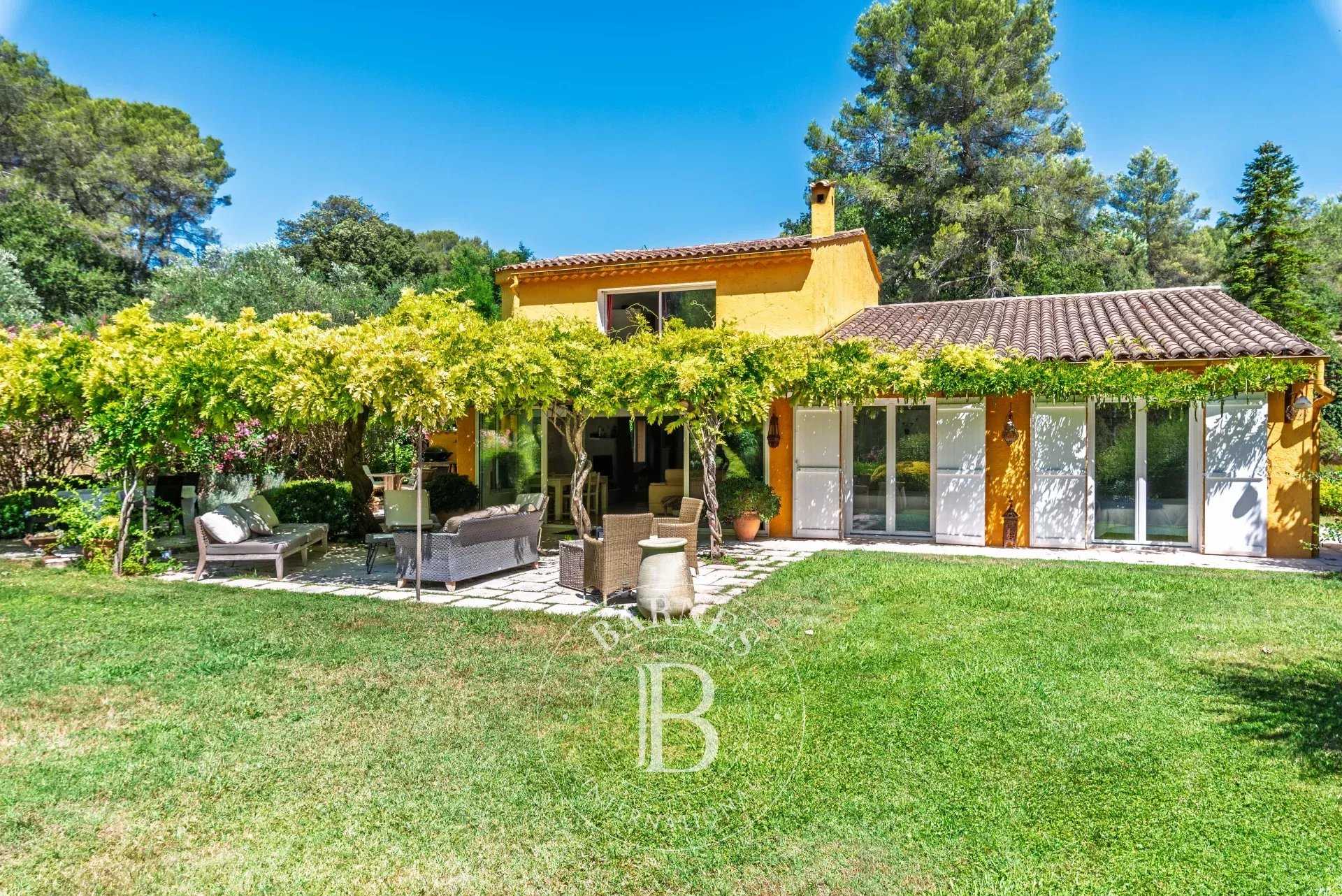 Valbonne  - Villa 3 Bedrooms
