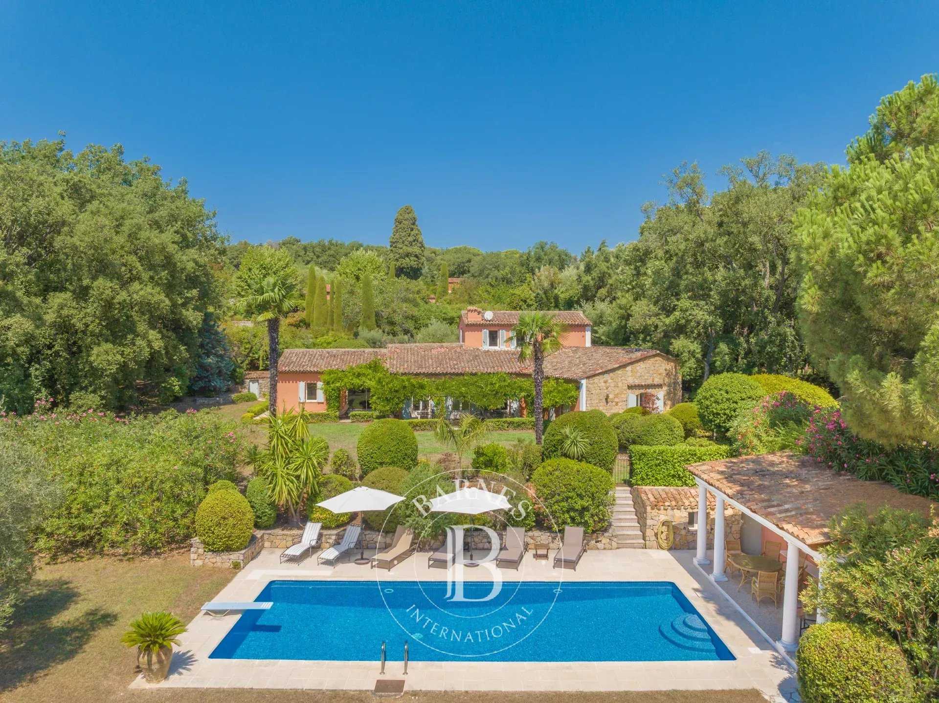 Grasse  - Villa 7 Pi&egrave;ces 6 Chambres