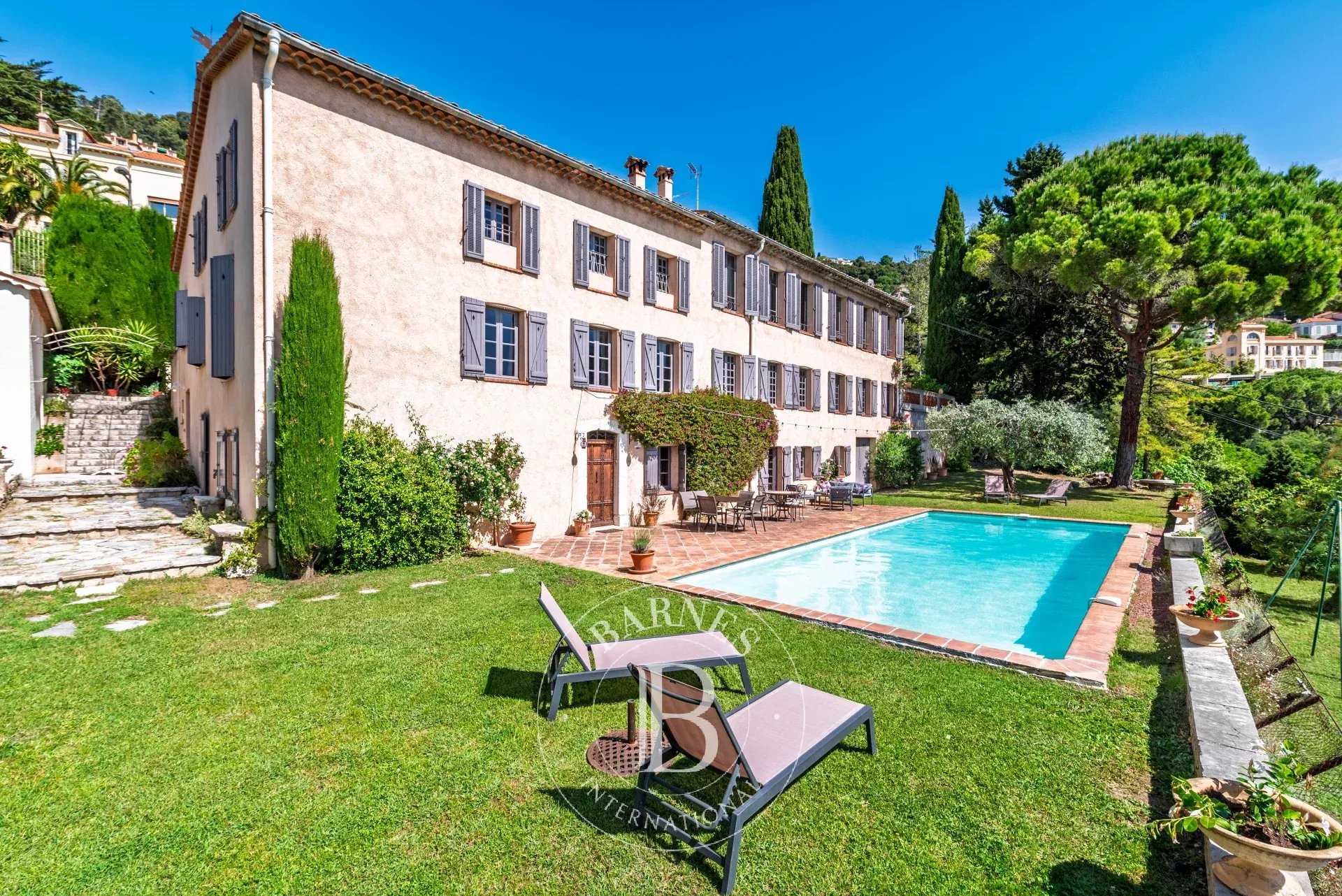 Grasse  - Bastide 18 Pi&egrave;ces 13 Chambres
