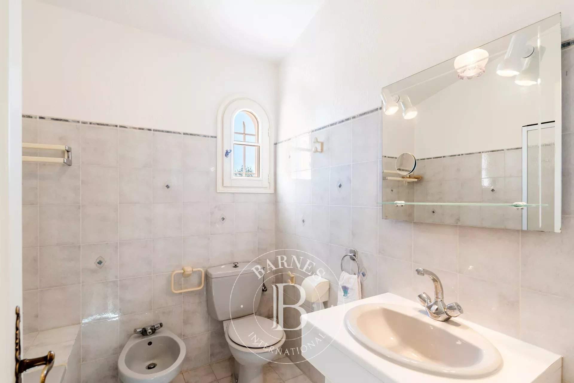 Le Rouret  - Maison 7 Pi&egrave;ces 5 Chambres - picture 17