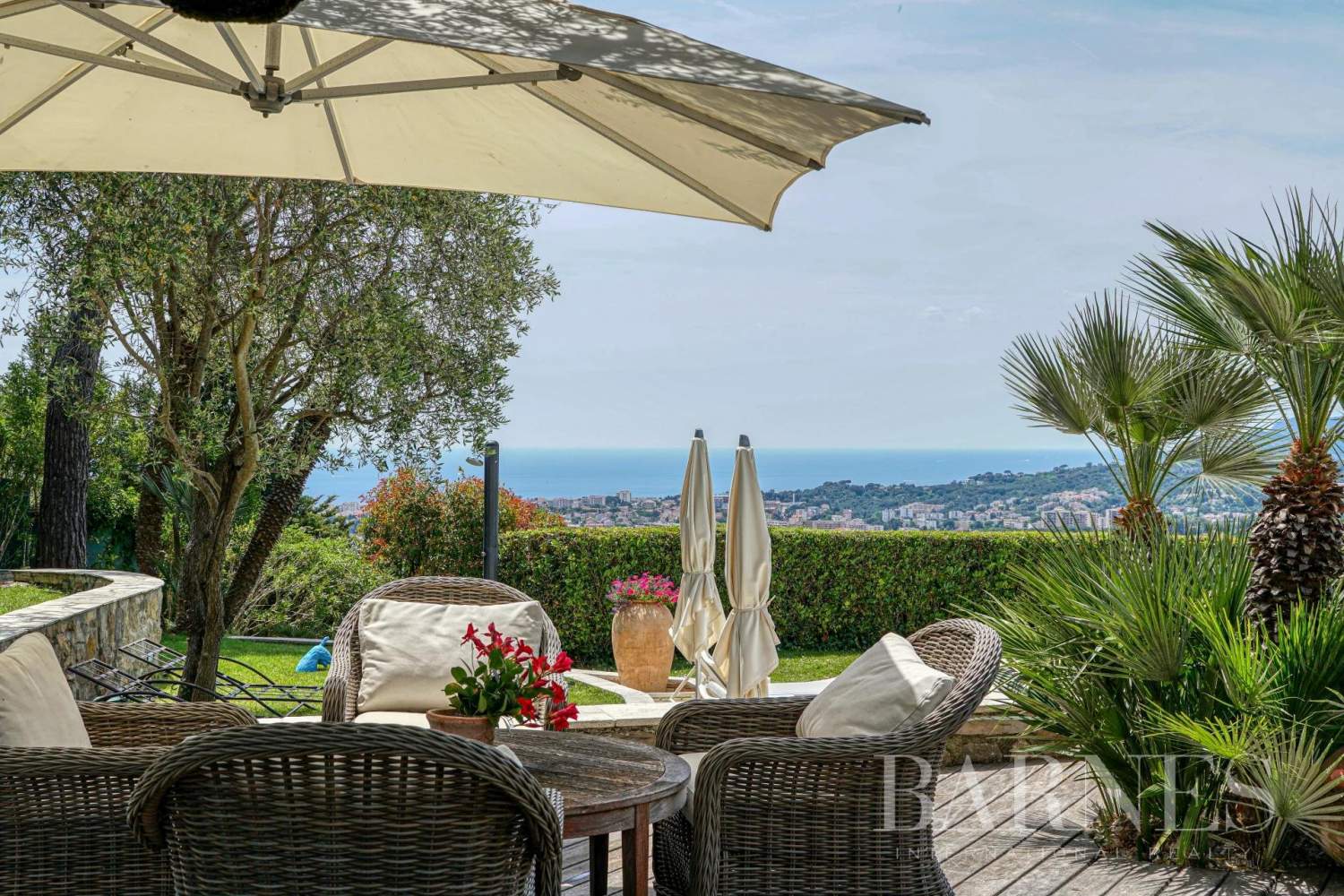 MOUGINS - RESIDENTIAL AREA - BASTIDE - 6 BEDROOMS - SEA VIEW picture 8