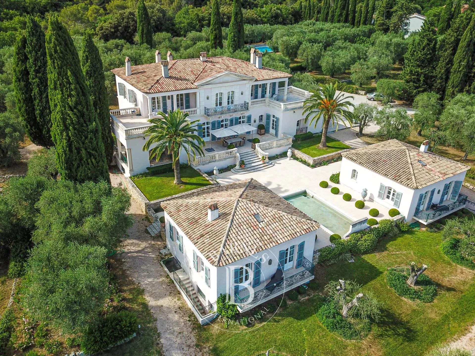 Grasse  - Property 10 Bedrooms - picture 3