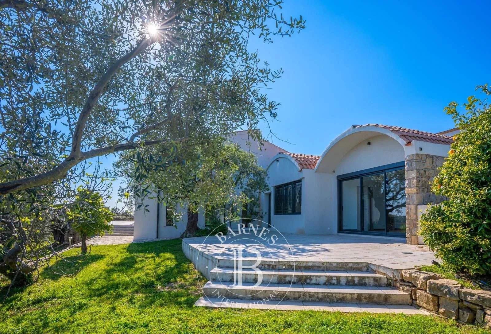 Valbonne  - Villa 8 Pi&egrave;ces 5 Chambres - picture 8