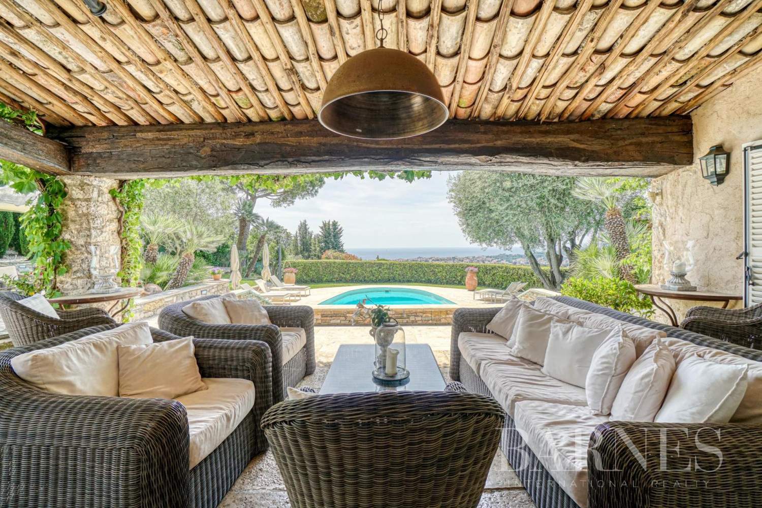 MOUGINS - RESIDENTIAL AREA - BASTIDE - 6 BEDROOMS - SEA VIEW picture 7