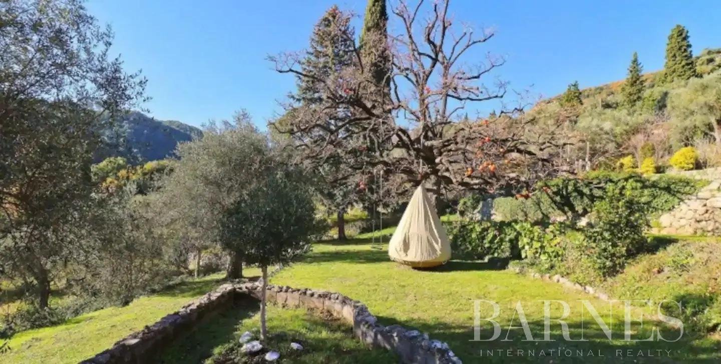 Grasse- Charming villa- 7 bedrooms- Panoramic sea and mountain view picture 9
