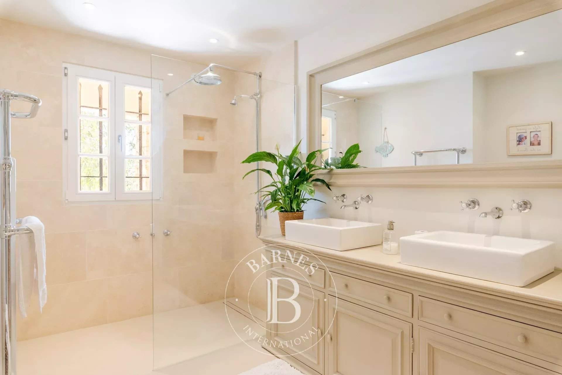 Roquefort-les-Pins  - Villa 7 Pi&egrave;ces 5 Chambres - picture 15