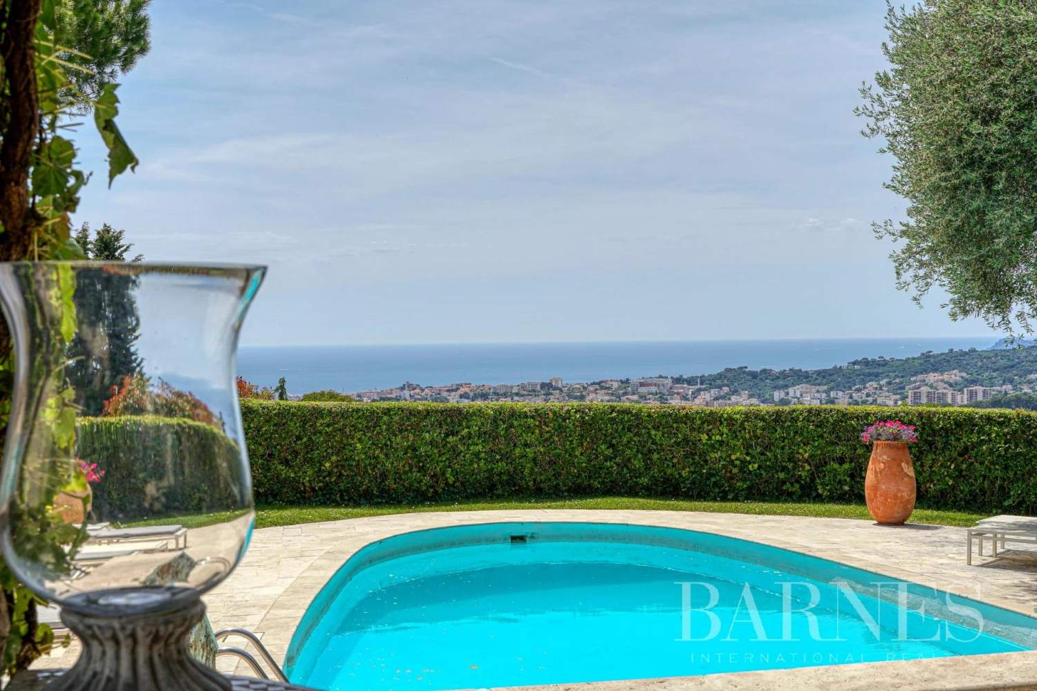 MOUGINS - RESIDENTIAL AREA - BASTIDE - 6 BEDROOMS - SEA VIEW picture 2