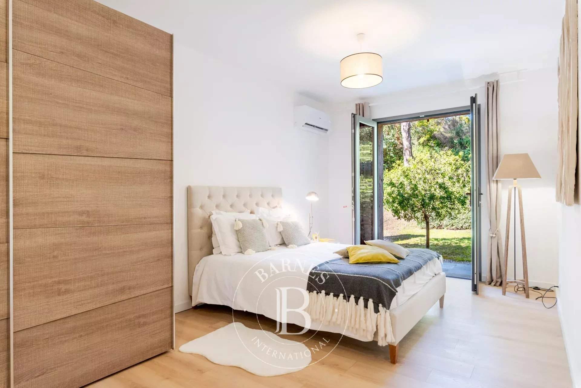 Biot  - Villa 8 Pi&egrave;ces 6 Chambres - picture 9