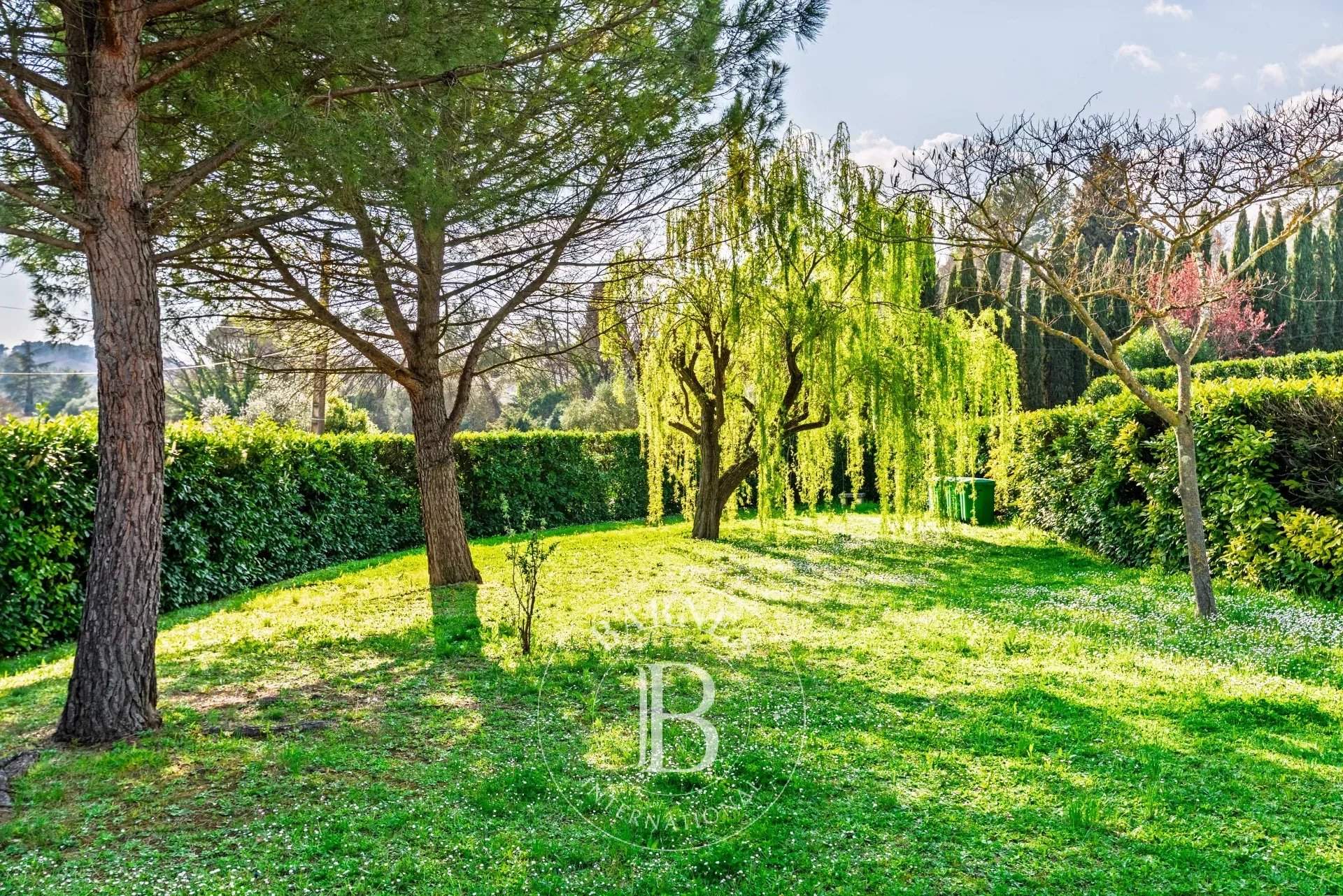 Valbonne  - Villa 7 Pi&egrave;ces 5 Chambres - picture 4