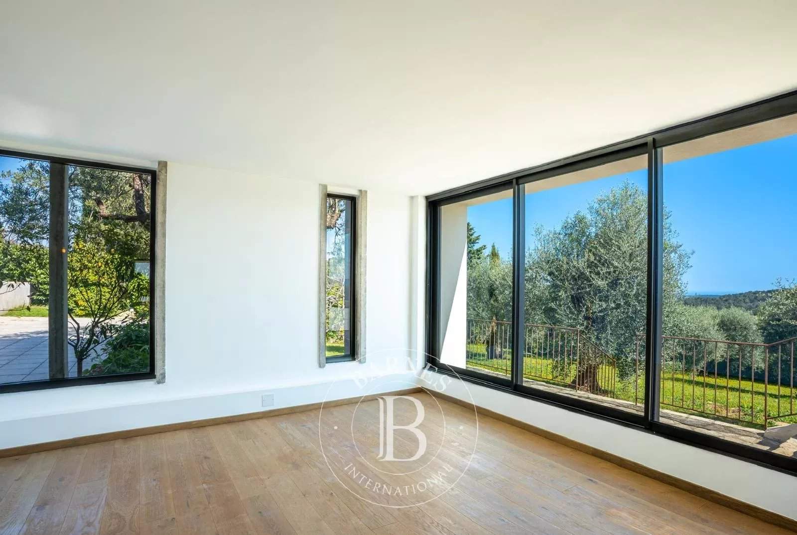 Valbonne  - Villa 8 Pi&egrave;ces 5 Chambres - picture 10