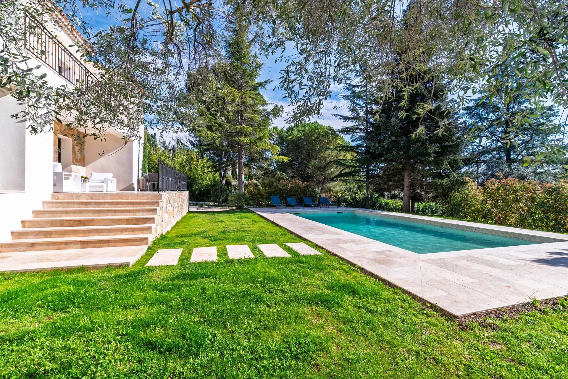 Valbonne  - Villa 8 Pi&egrave;ces 5 Chambres - picture 4