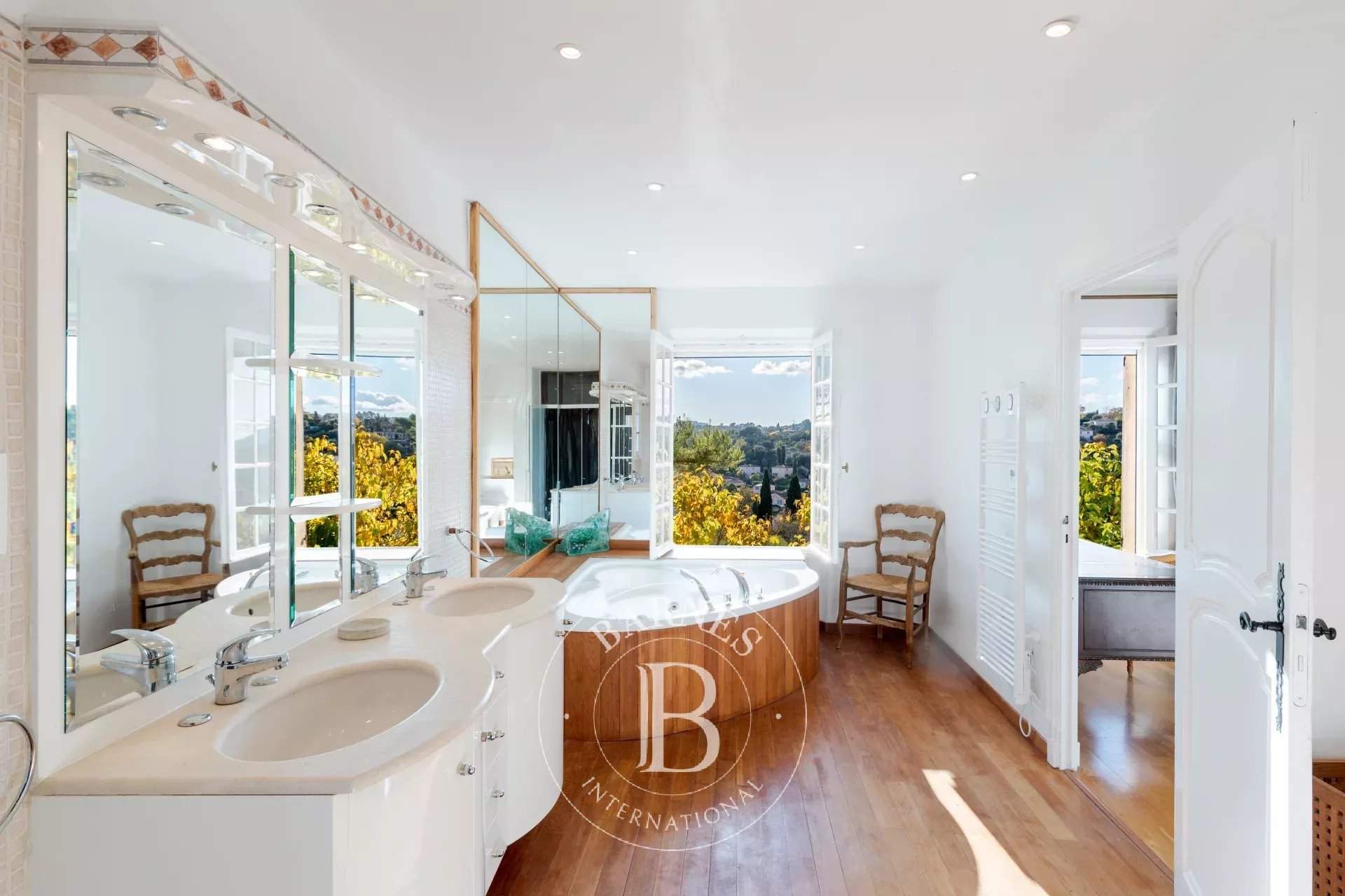 Grasse  - Villa 8 Pi&egrave;ces 6 Chambres - picture 6