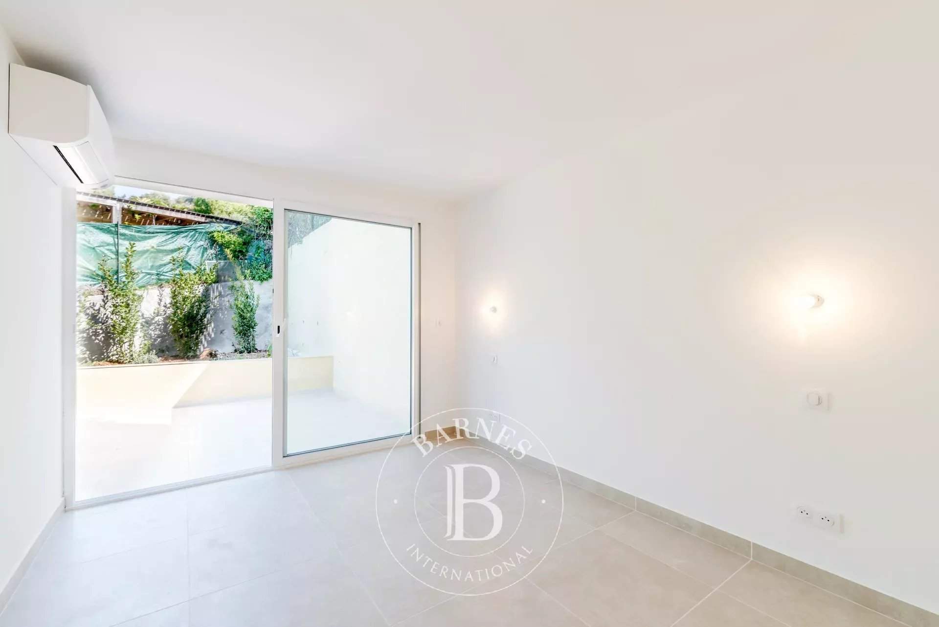 Biot  - Villa 5 Pi&egrave;ces 3 Chambres - picture 8