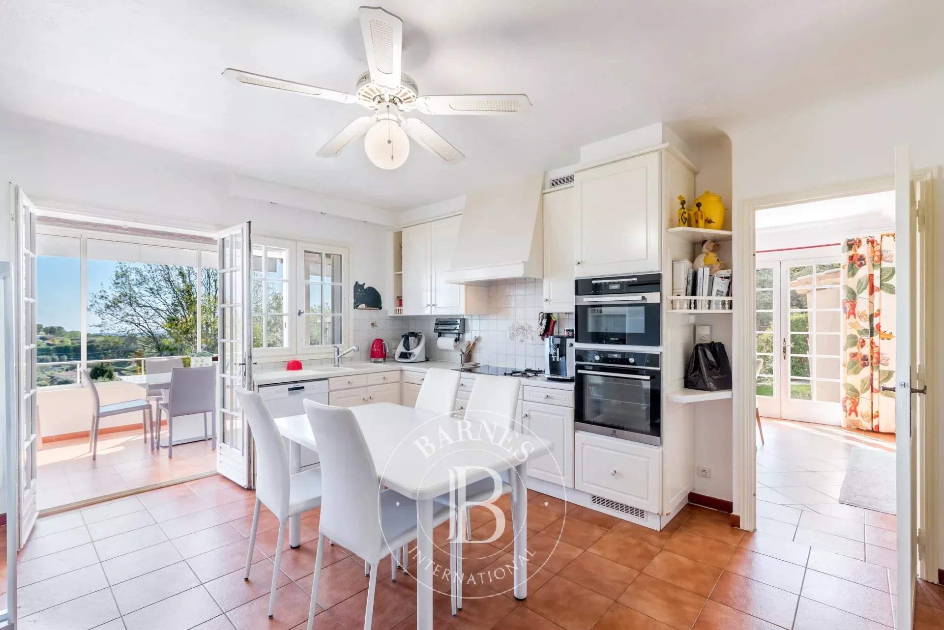 Le Rouret  - Maison 7 Pi&egrave;ces 5 Chambres - picture 13