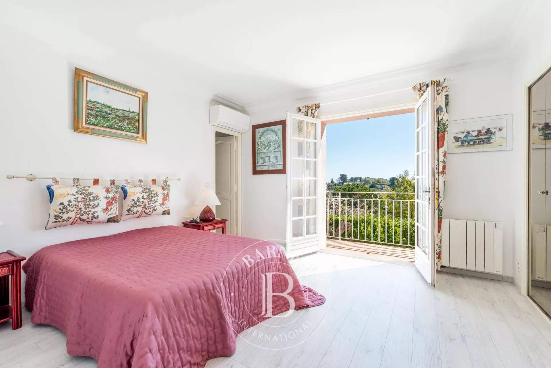 Le Rouret  - Maison 7 Pi&egrave;ces 5 Chambres - picture 12