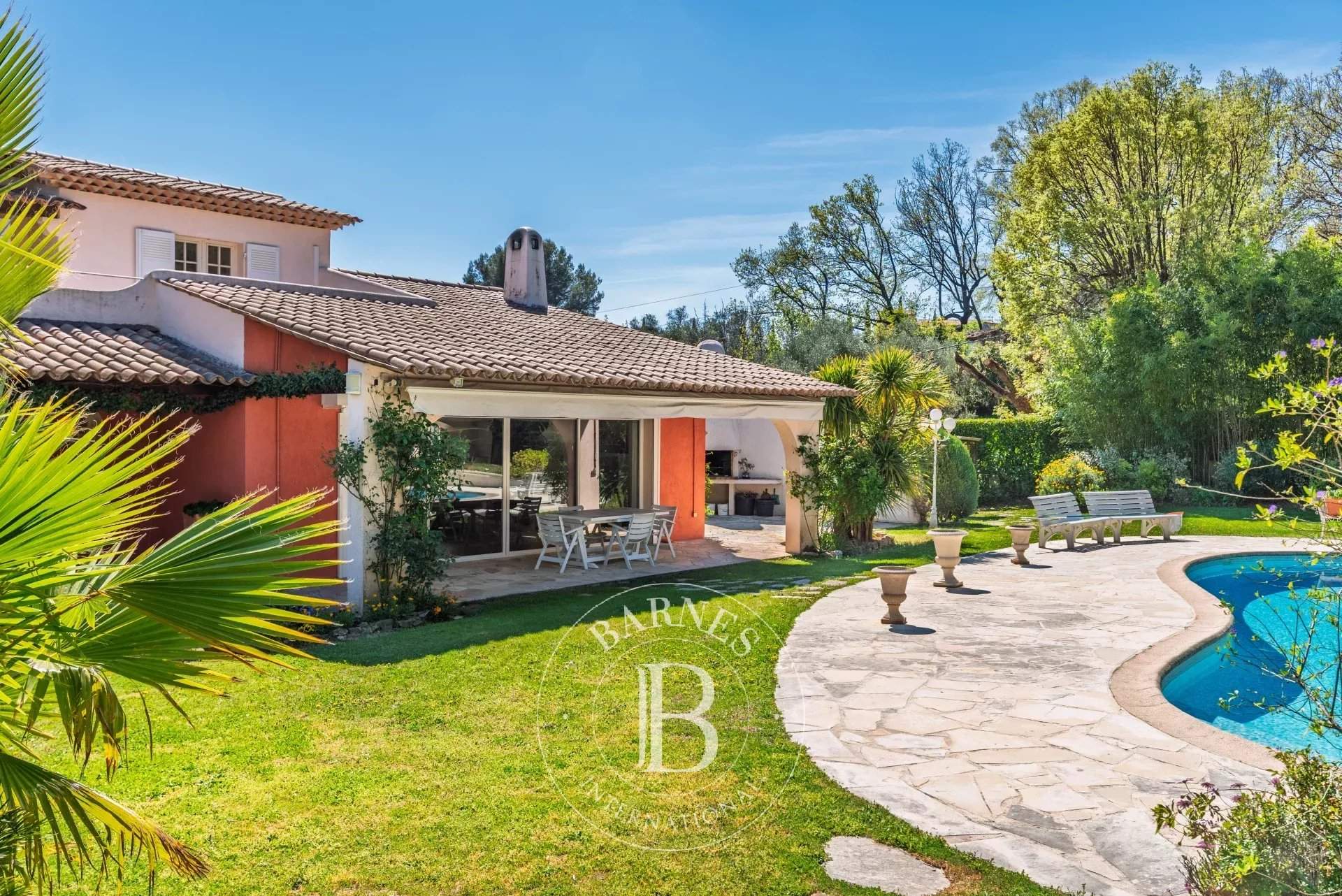 Le Rouret  - Maison 7 Pi&egrave;ces 5 Chambres - picture 10